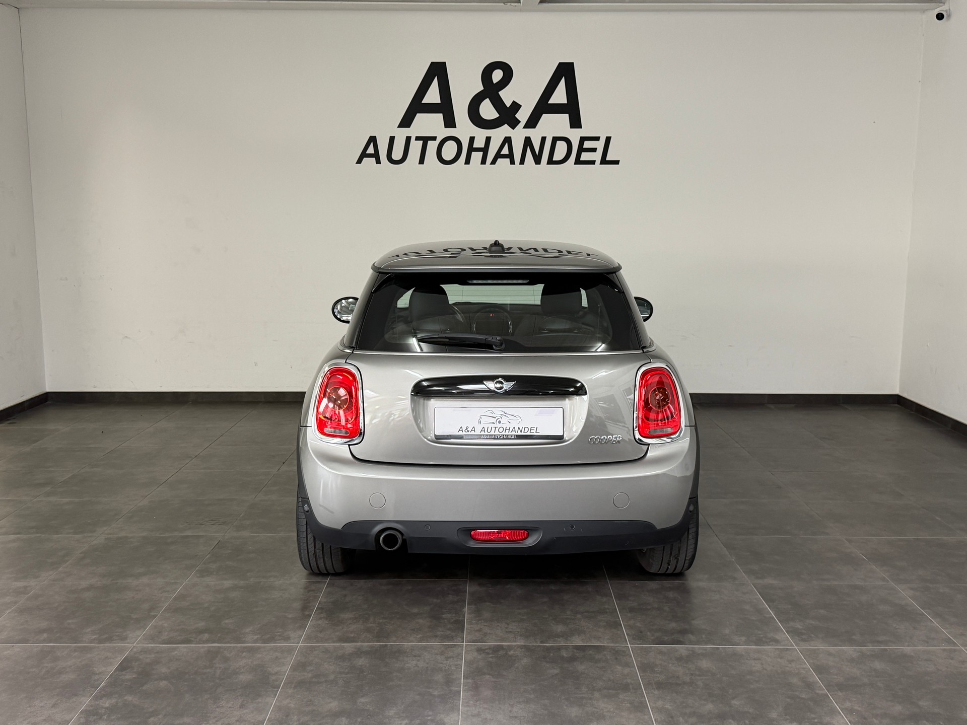 MINI Cooper Hyde Park Steptronic-image-4