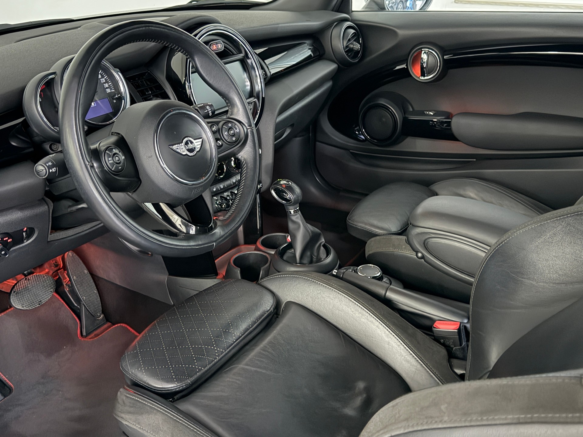 MINI Cooper Hyde Park Steptronic-image-6