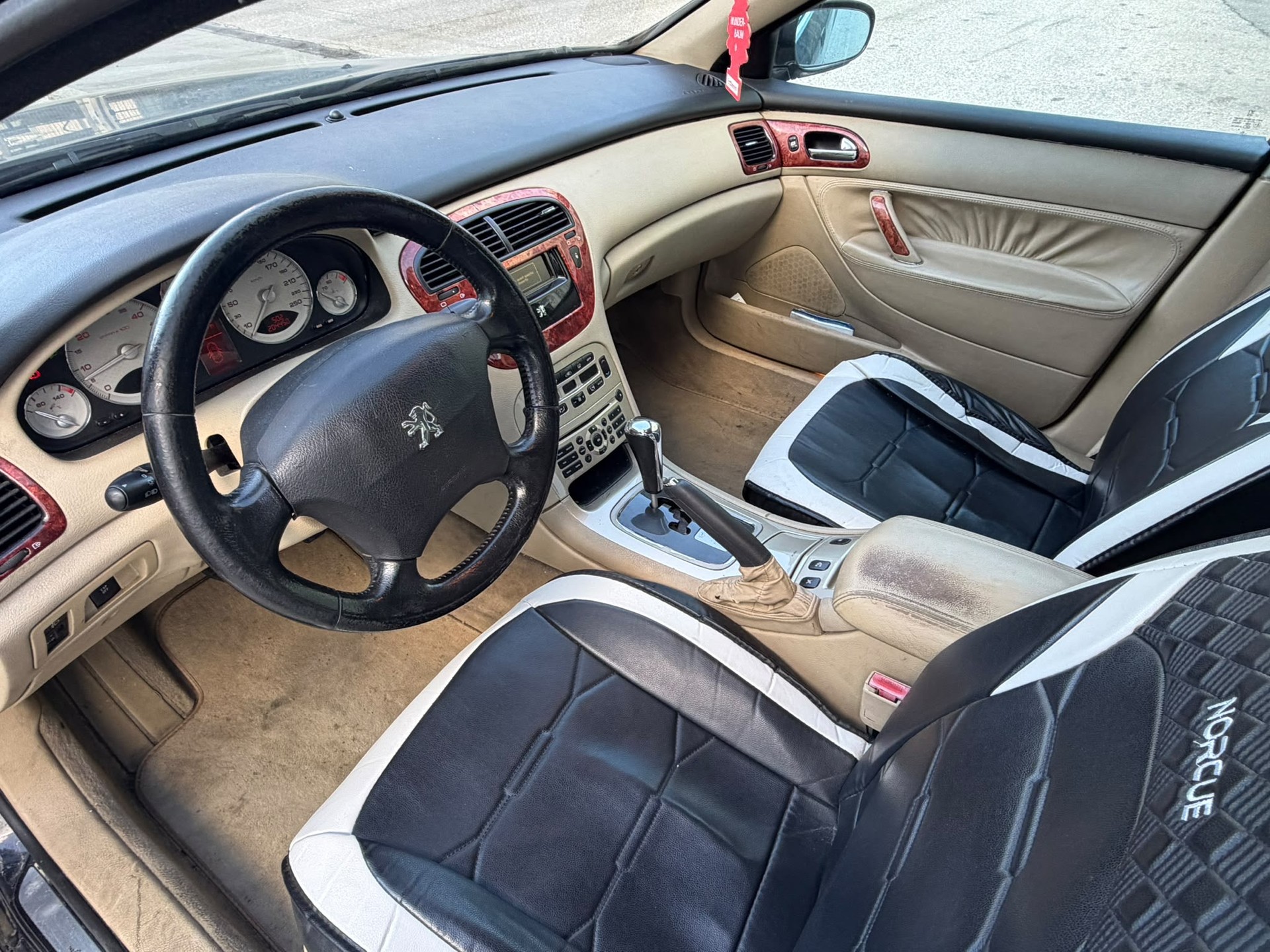 PEUGEOT 607 2.7 HDI V6 Luxe-image-8