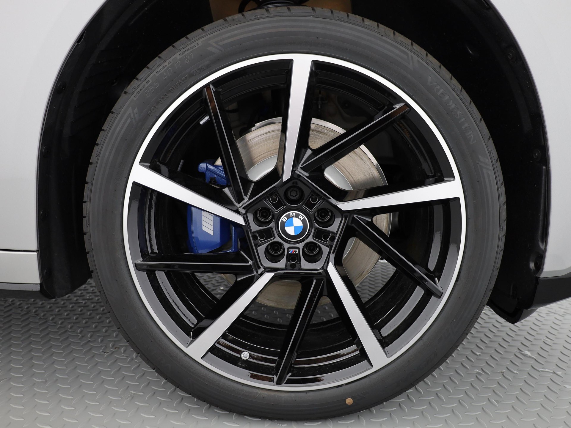 BMW iX3 NA5 40-image-3