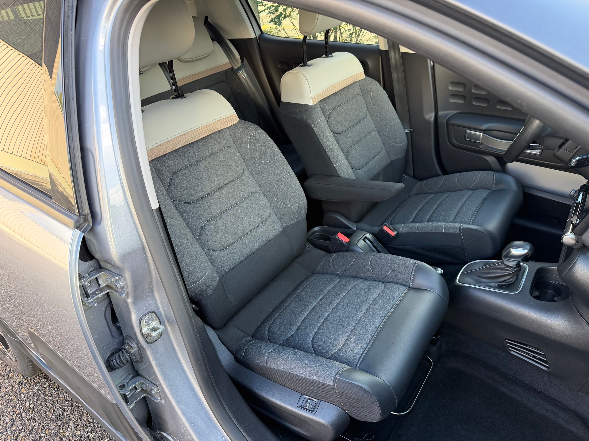 CITROEN C3 1.2i PureTech Swiss Edition EAT6-image-8