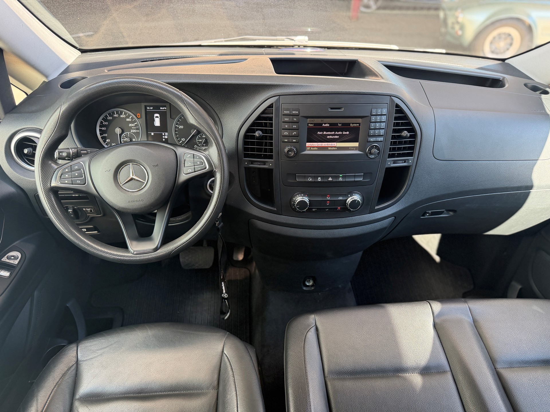 MERCEDES-BENZ Vito 119 BlueTEC Tourer Select L 4Matic 7G-Tronic-image-8
