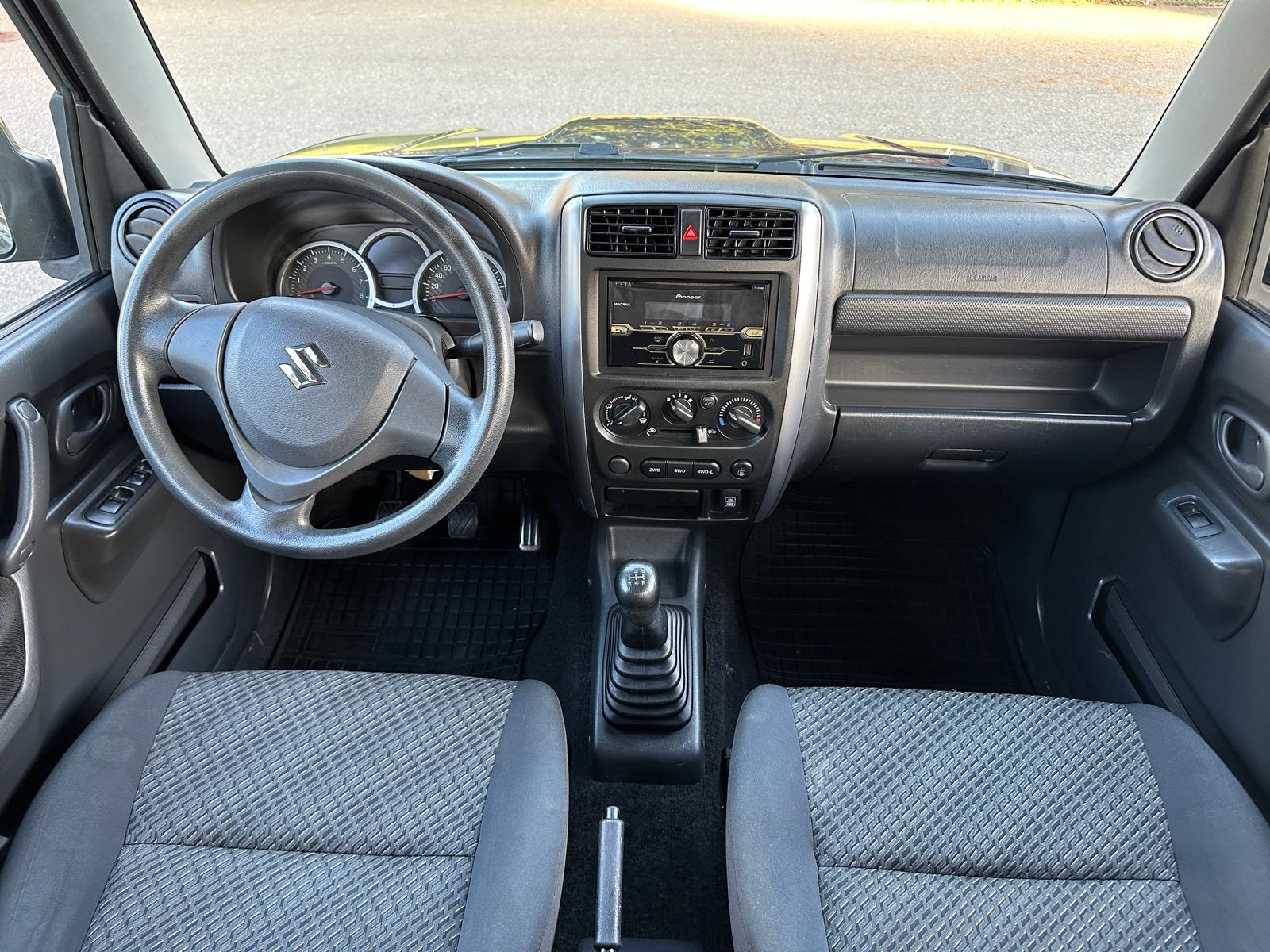 SUZUKI Jimny 1.3 16V Compact Top-image-7