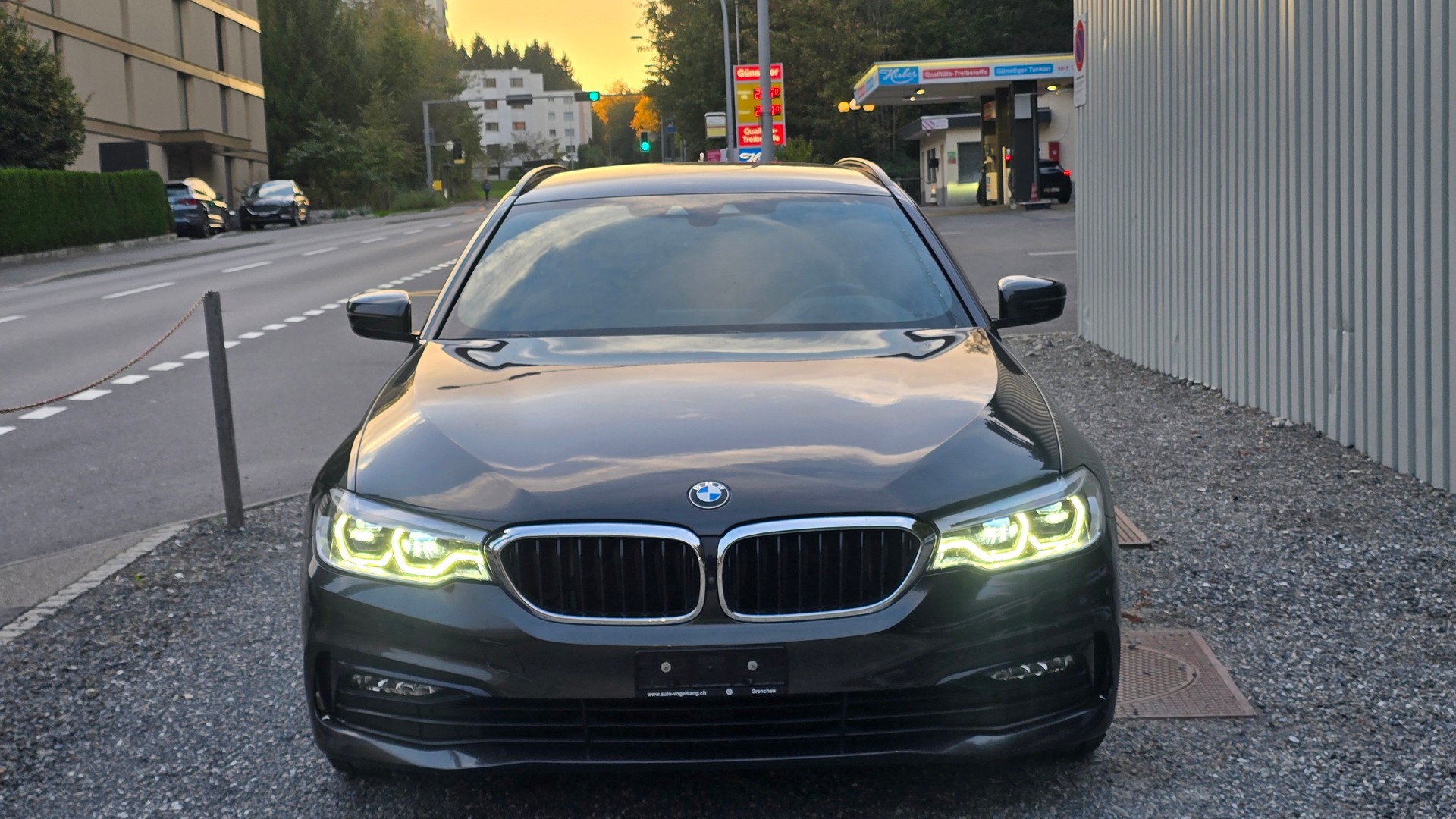 BMW 530d xDrive Touring Sport Line Steptronic-image-1