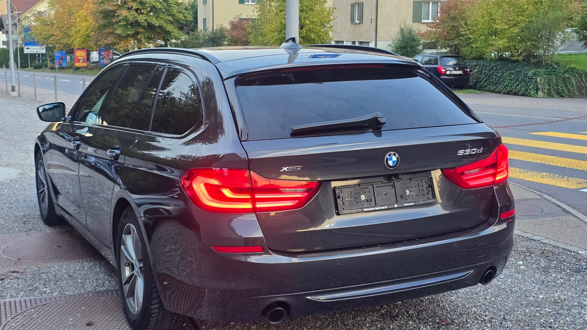 BMW 530d xDrive Touring Sport Line Steptronic-image-4