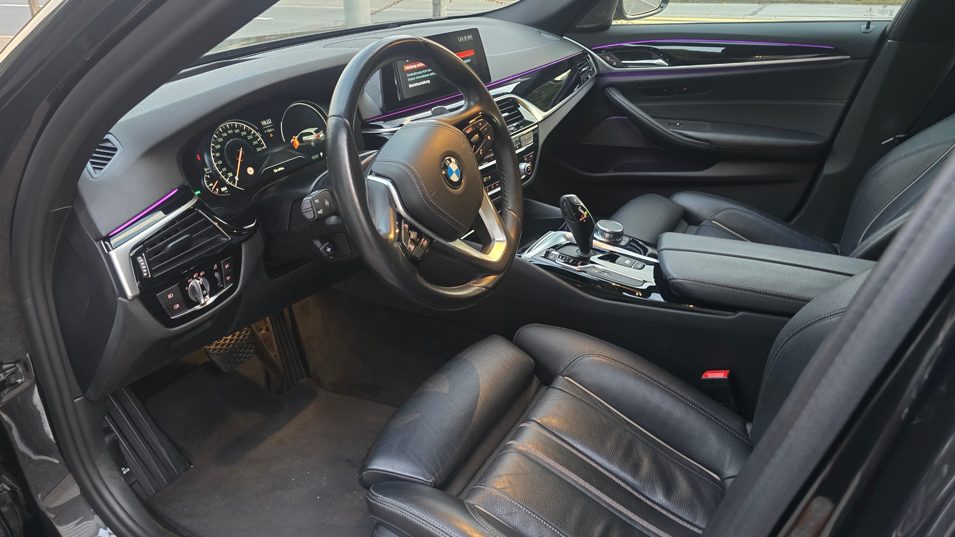 BMW 530d xDrive Touring Sport Line Steptronic-image-15