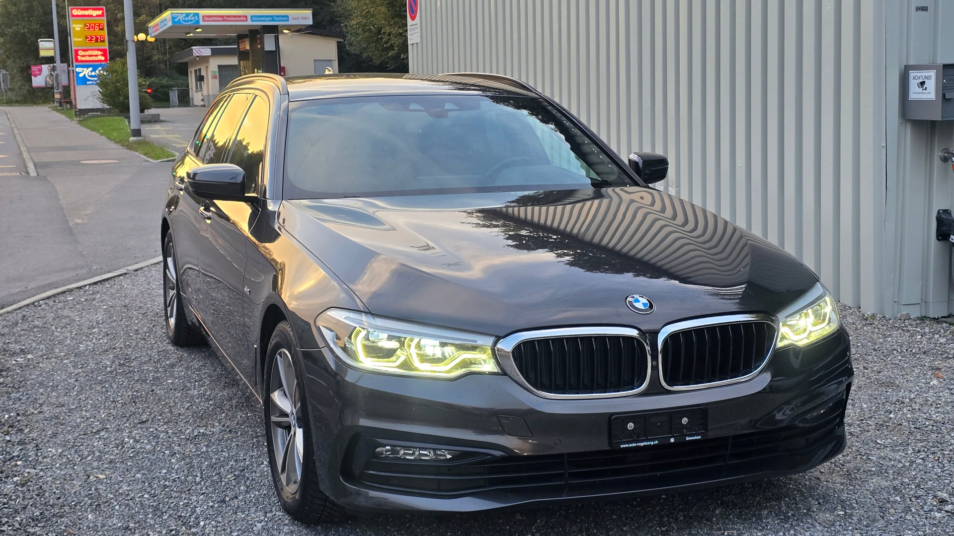 BMW 530d xDrive Touring Sport Line Steptronic-image-2