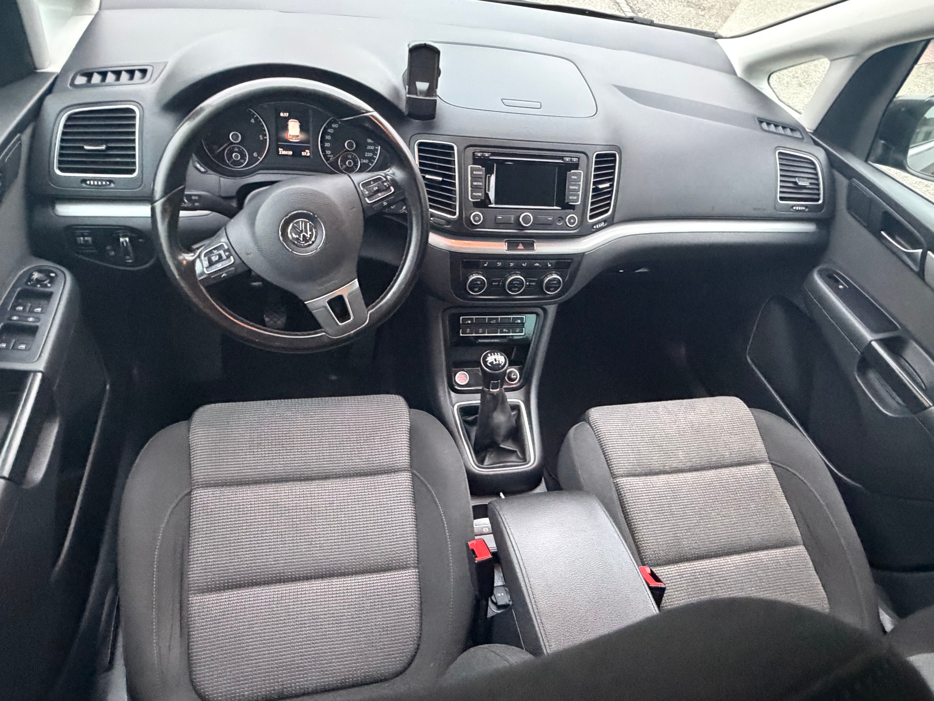 VW Sharan 2.0 TDI BlueMotion Technology Design-image-8