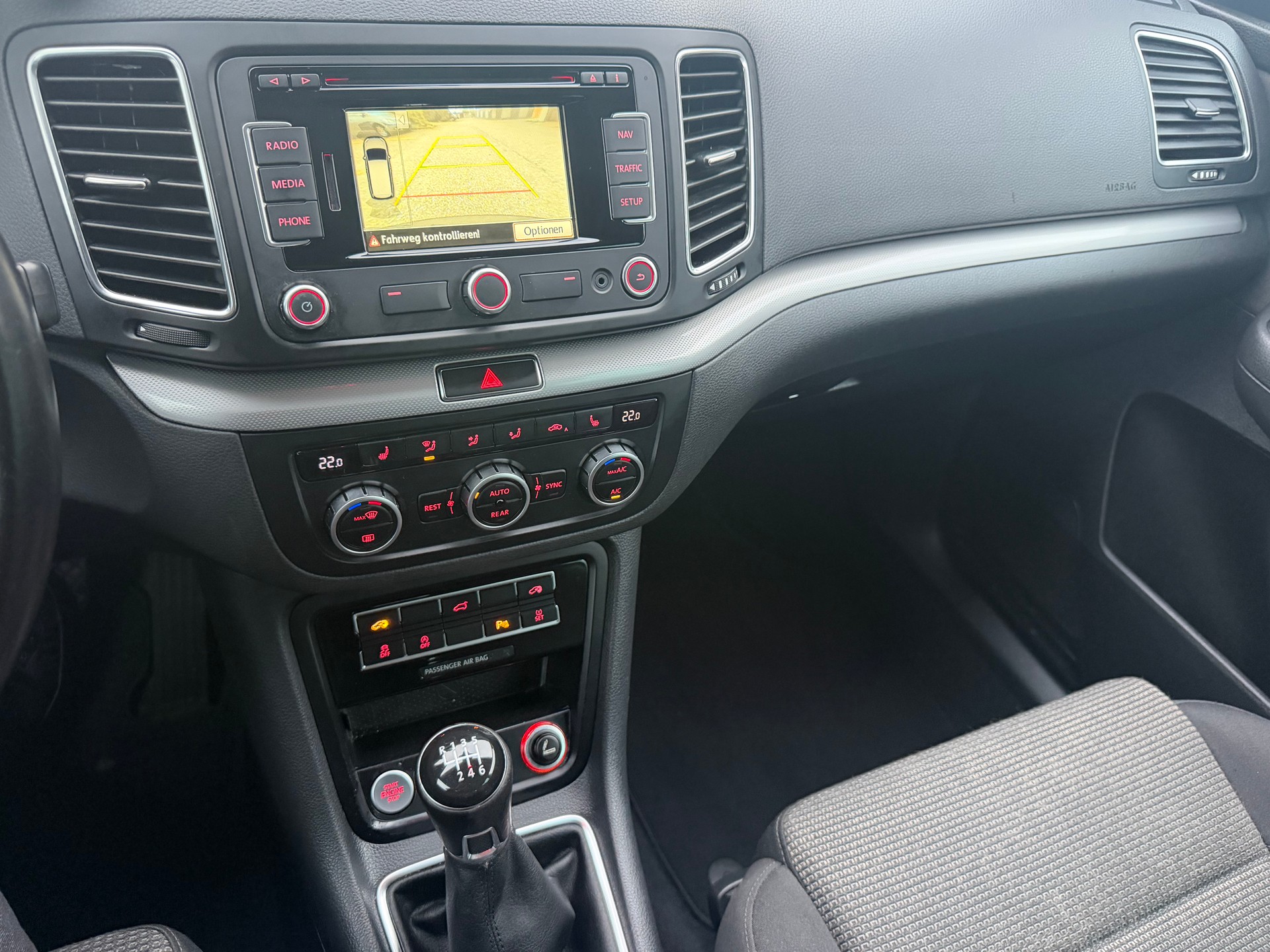 VW Sharan 2.0 TDI BlueMotion Technology Design-image-11