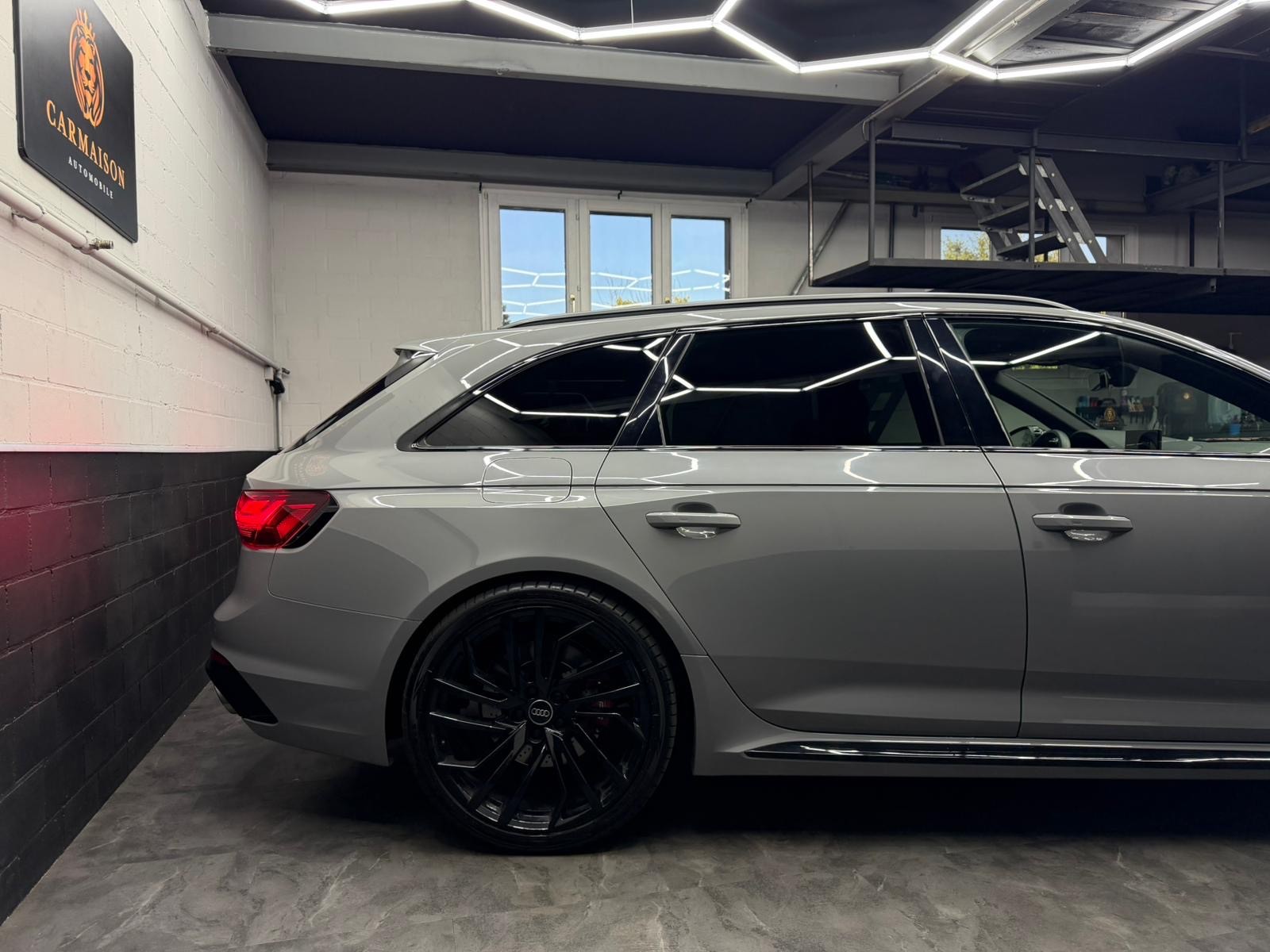 AUDI RS4 Avant quattro | DRC Sportfahrwerk | Virtual Cockpit | Rückfahrkamera | Facelift Model-image-4
