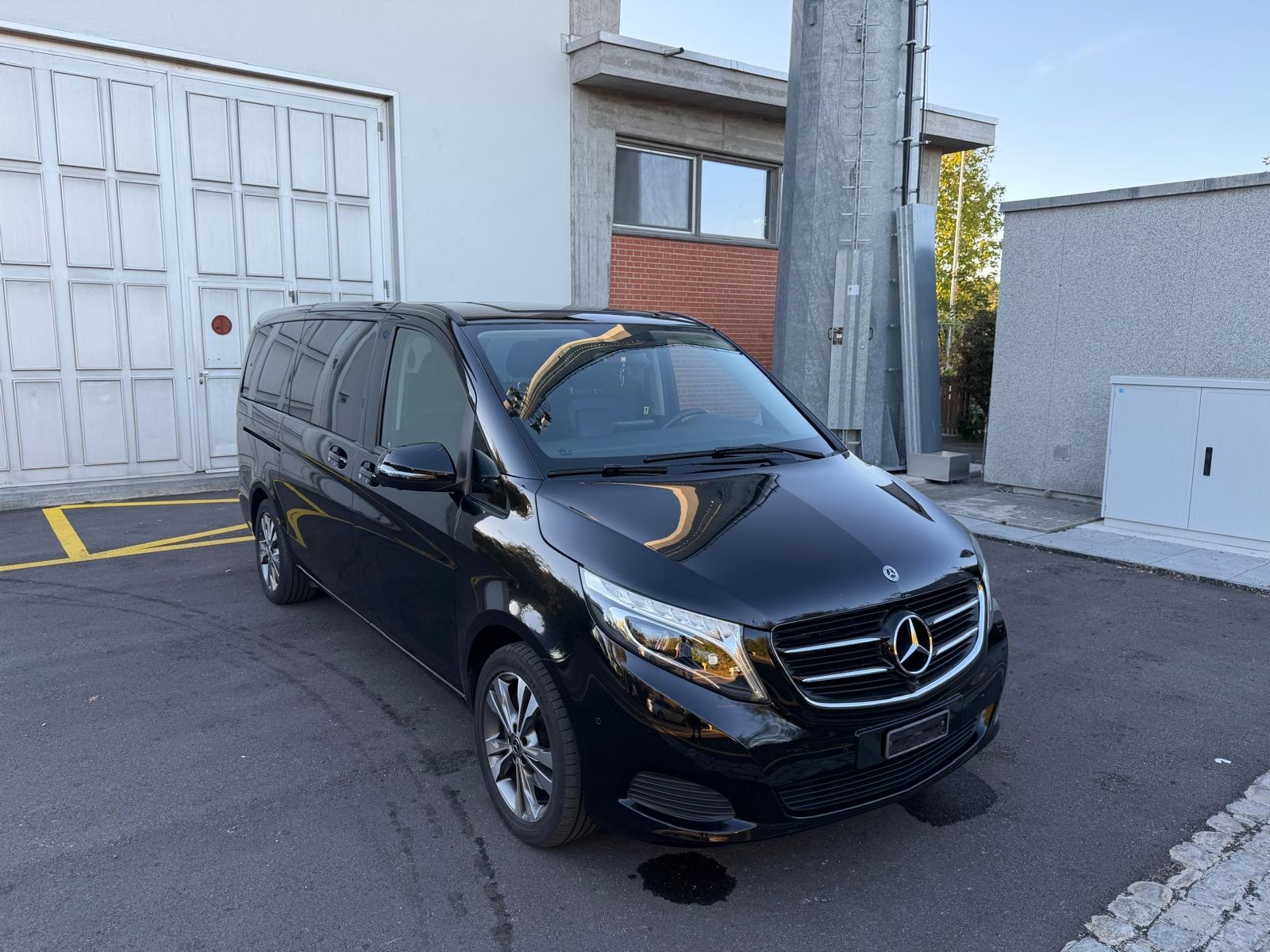 MERCEDES-BENZ V 250 d Avantgarde lang 4Matic 7G-Tronic-image-2
