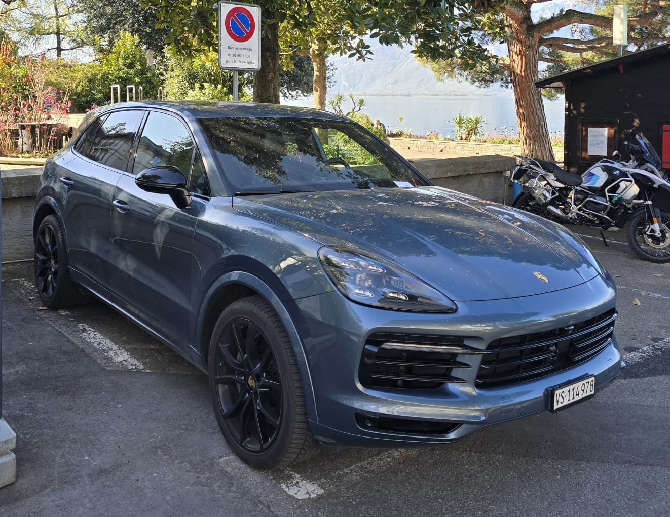 Car photo