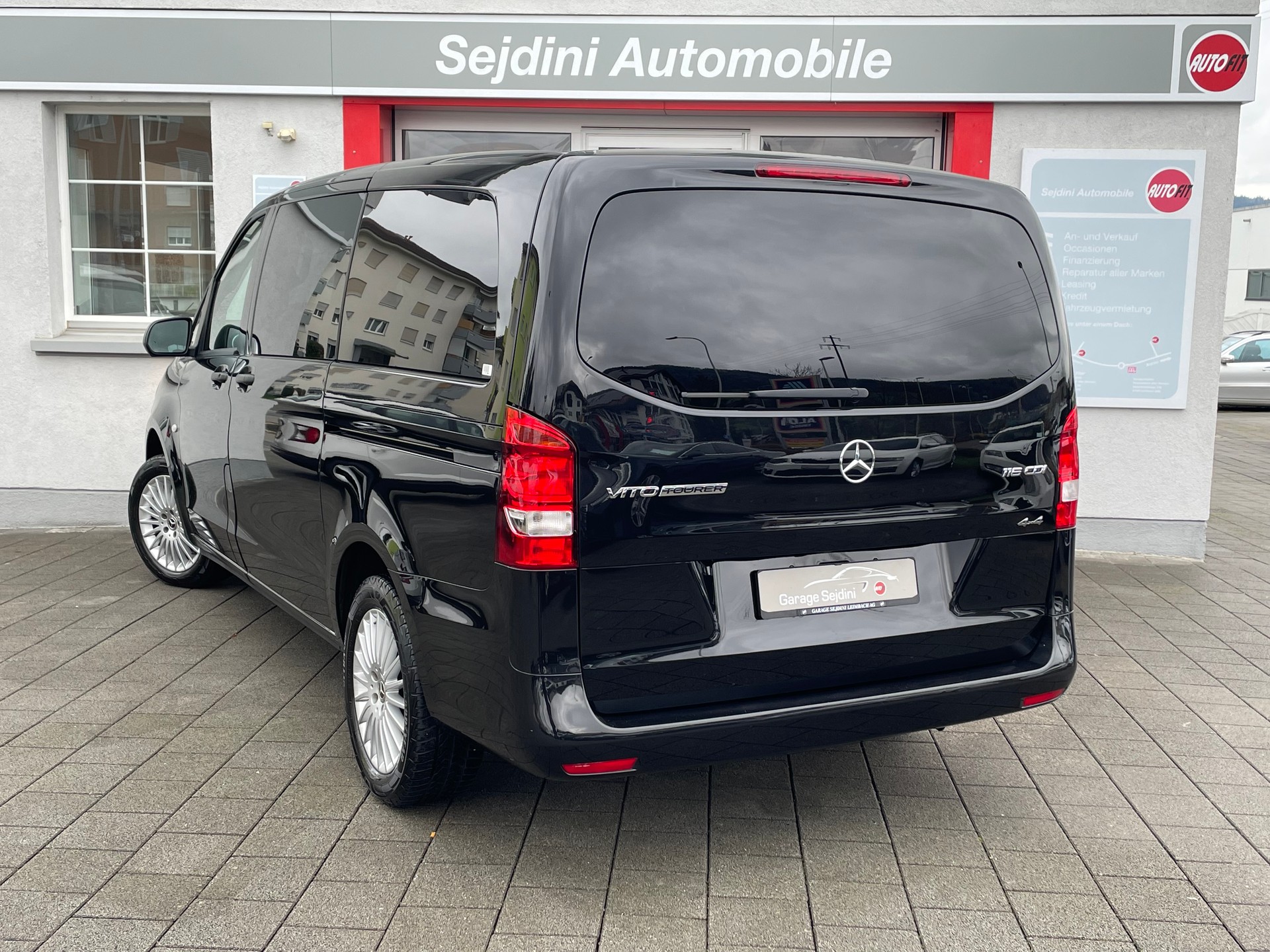 MERCEDES-BENZ Vito 116 CDI Lang Select Tourer 4Matic 9G-Tronic-image-5