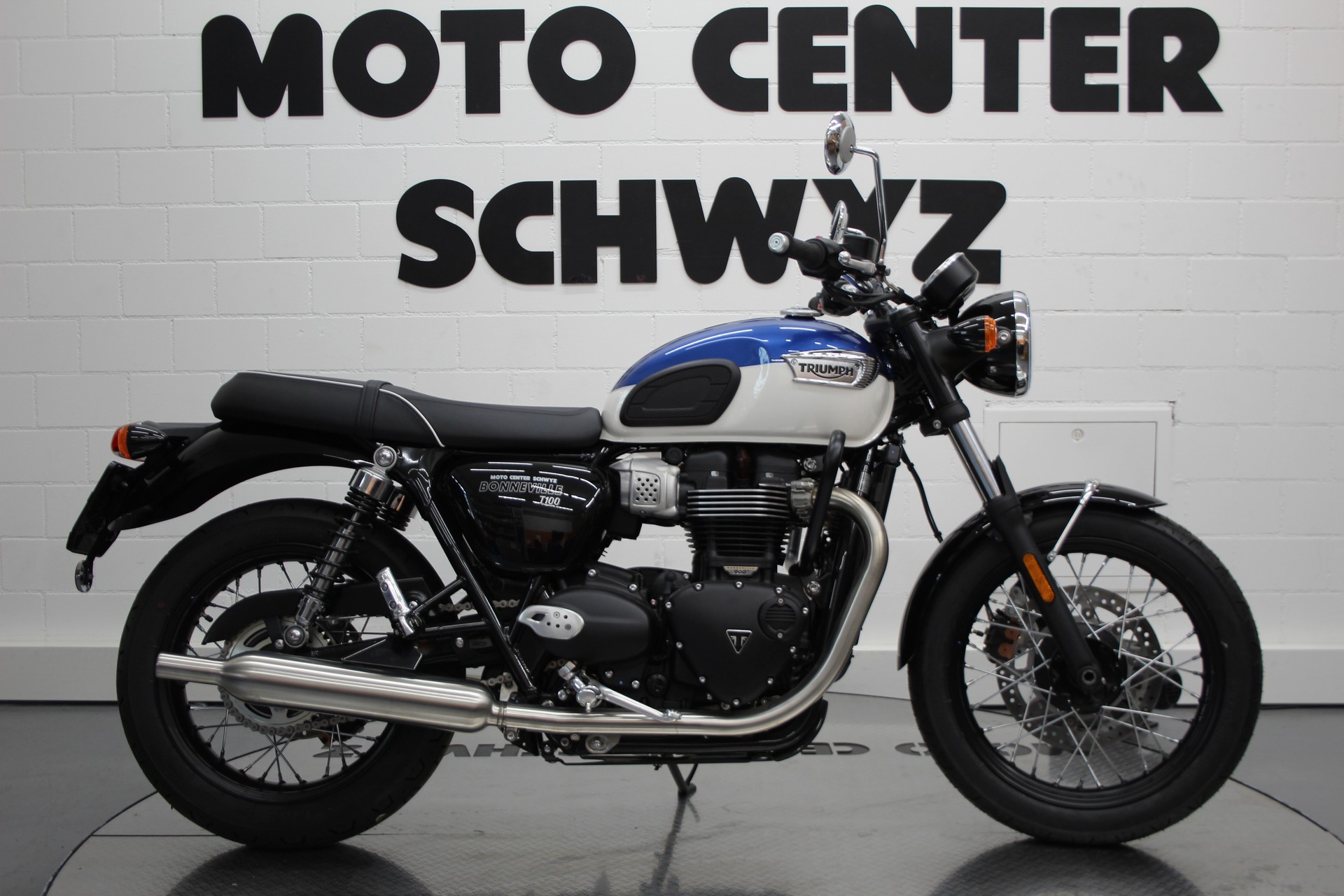 TRIUMPH Bonneville 900 T100