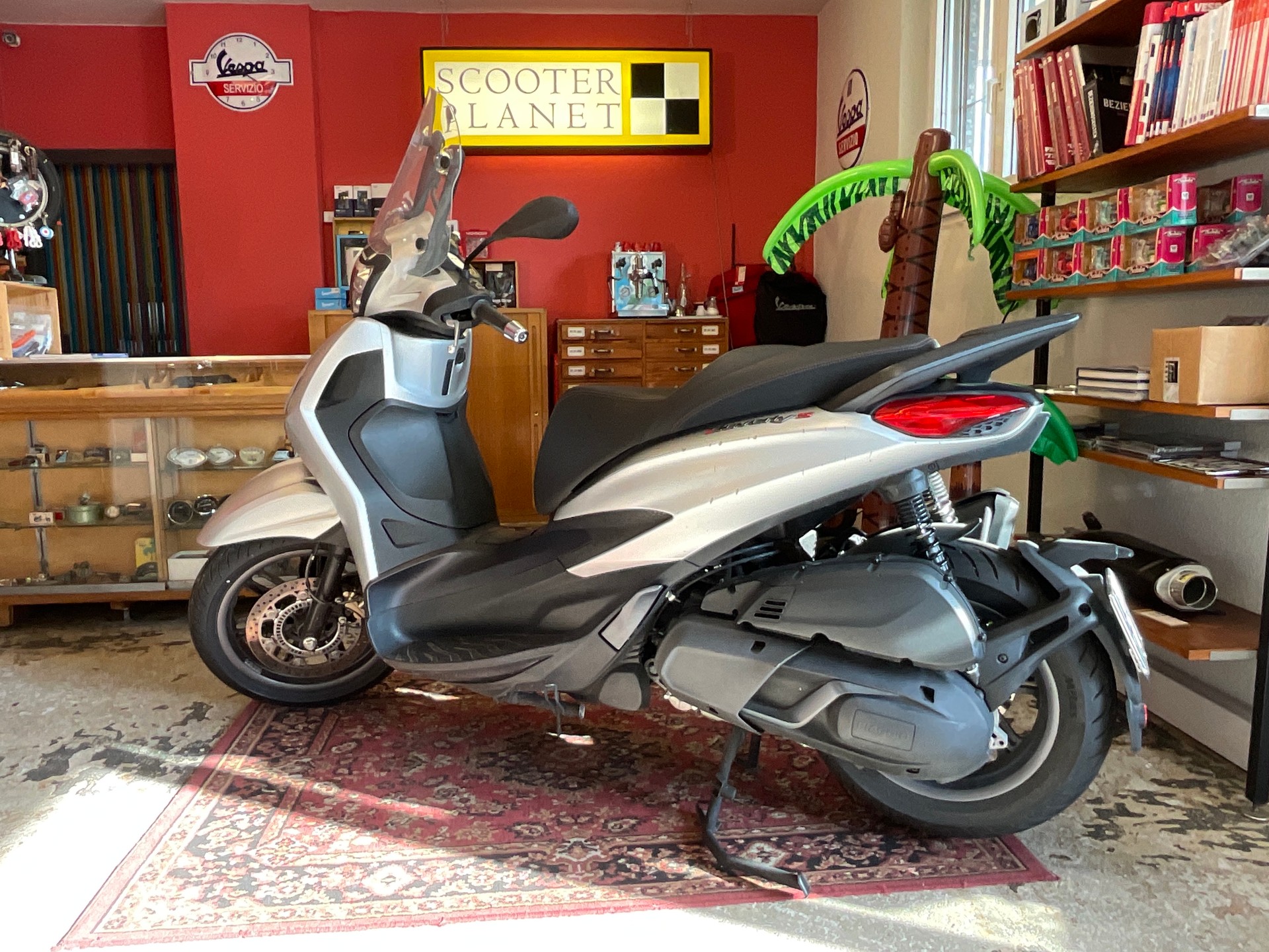 PIAGGIO Beverly 400 Sport-showroom-element-3