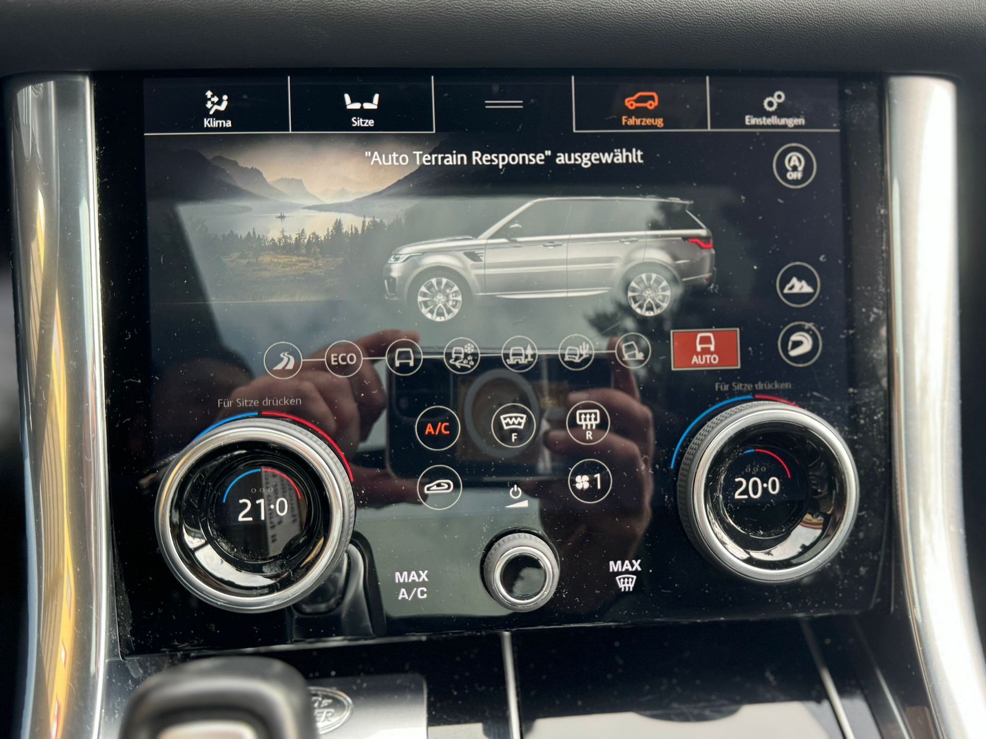 LAND ROVER Range Rover Sport 5.0 V8 S/C AB Dynamic Automatic-image-23