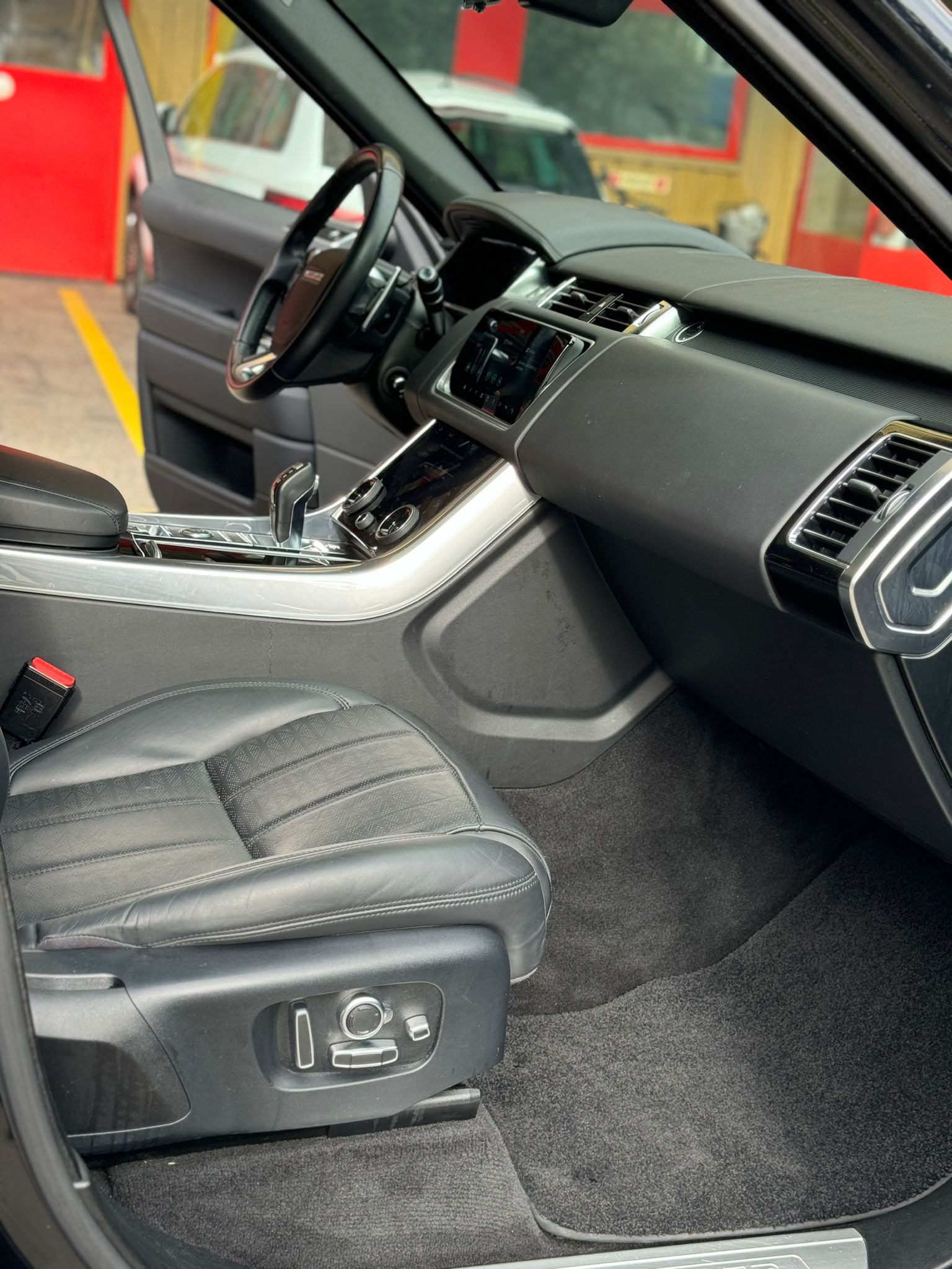 LAND ROVER Range Rover Sport 5.0 V8 S/C AB Dynamic Automatic-image-12