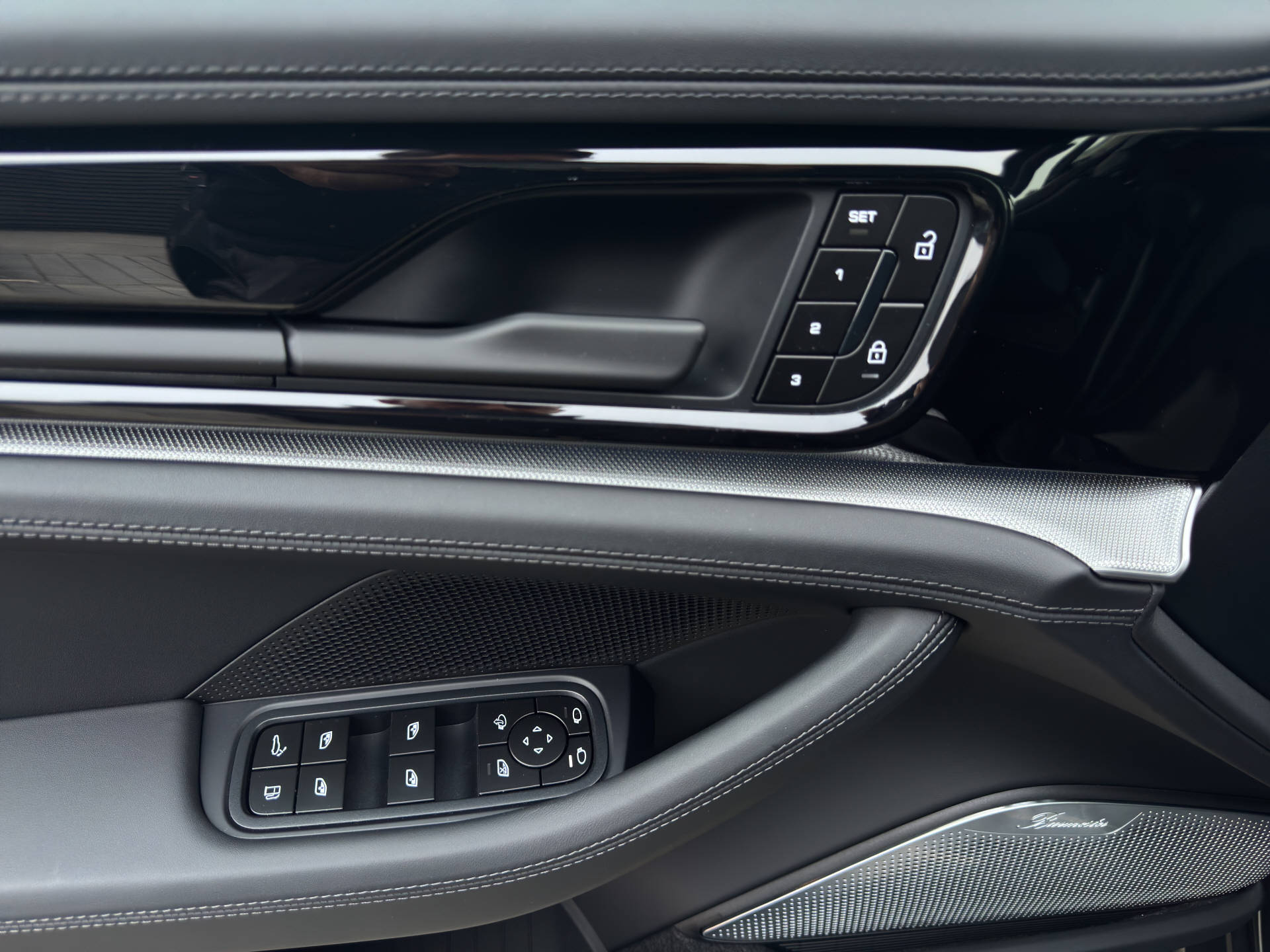 PORSCHE Panamera Turbo E-Hybrid-image-8