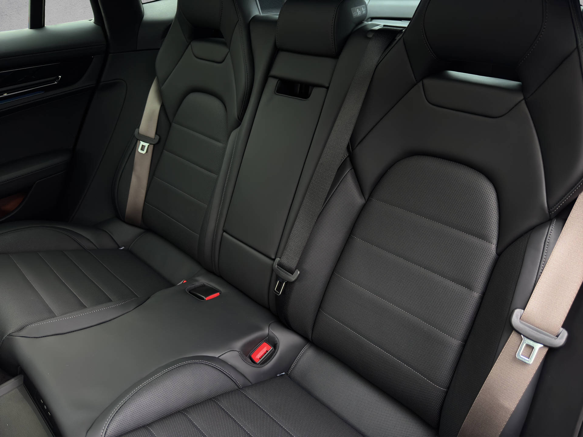 PORSCHE Panamera Turbo E-Hybrid-image-11