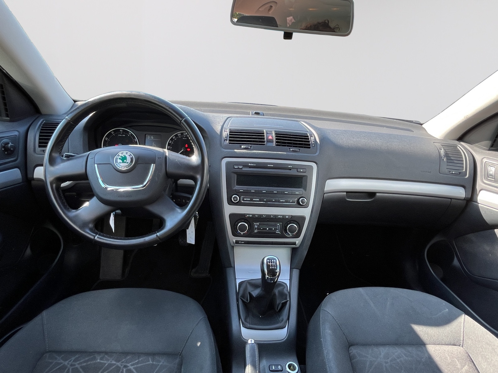 SKODA Octavia Combi 1.8 TSI Ambition"TOURNE SUR 3 CYLINDRES"-image-8