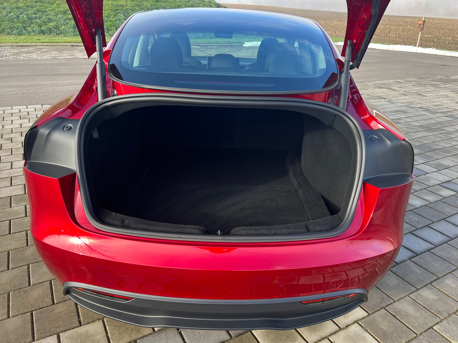 TESLA Model 3 Long Range Dual Motor AWD-image-4
