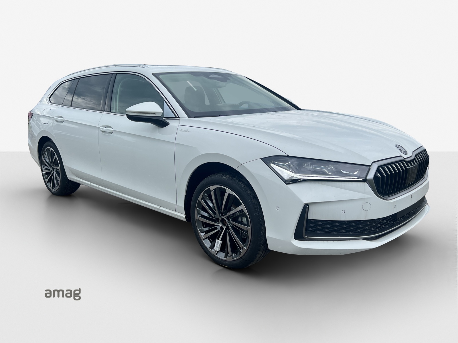SKODA Superb Combi 2.0 TSI L&K 4x4 DSG-image-5