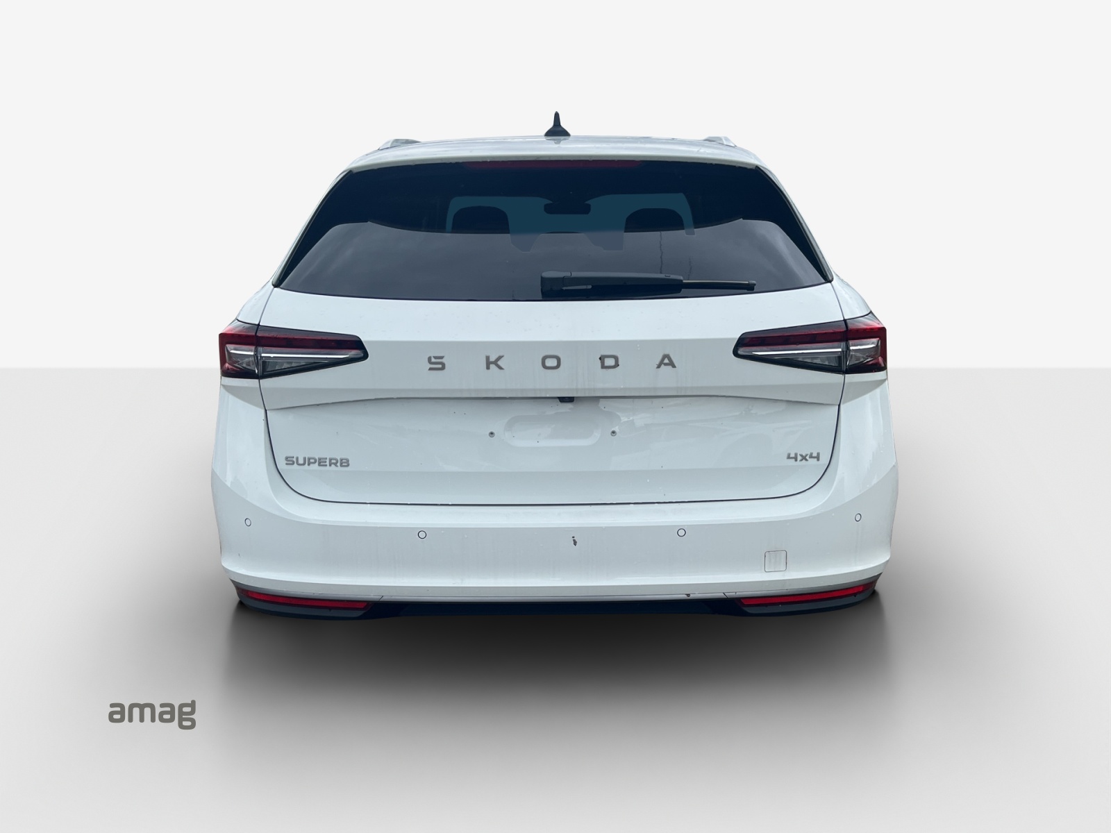 SKODA Superb Combi 2.0 TSI L&K 4x4 DSG-image-3
