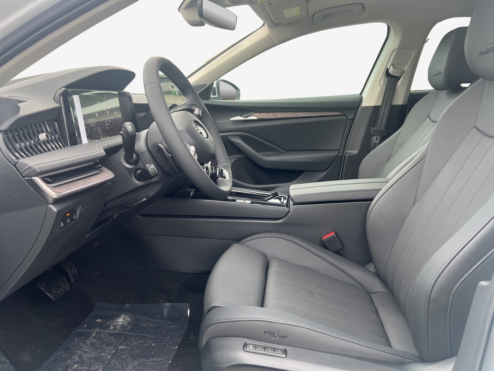 SKODA Superb Combi 2.0 TSI L&K 4x4 DSG-image-7
