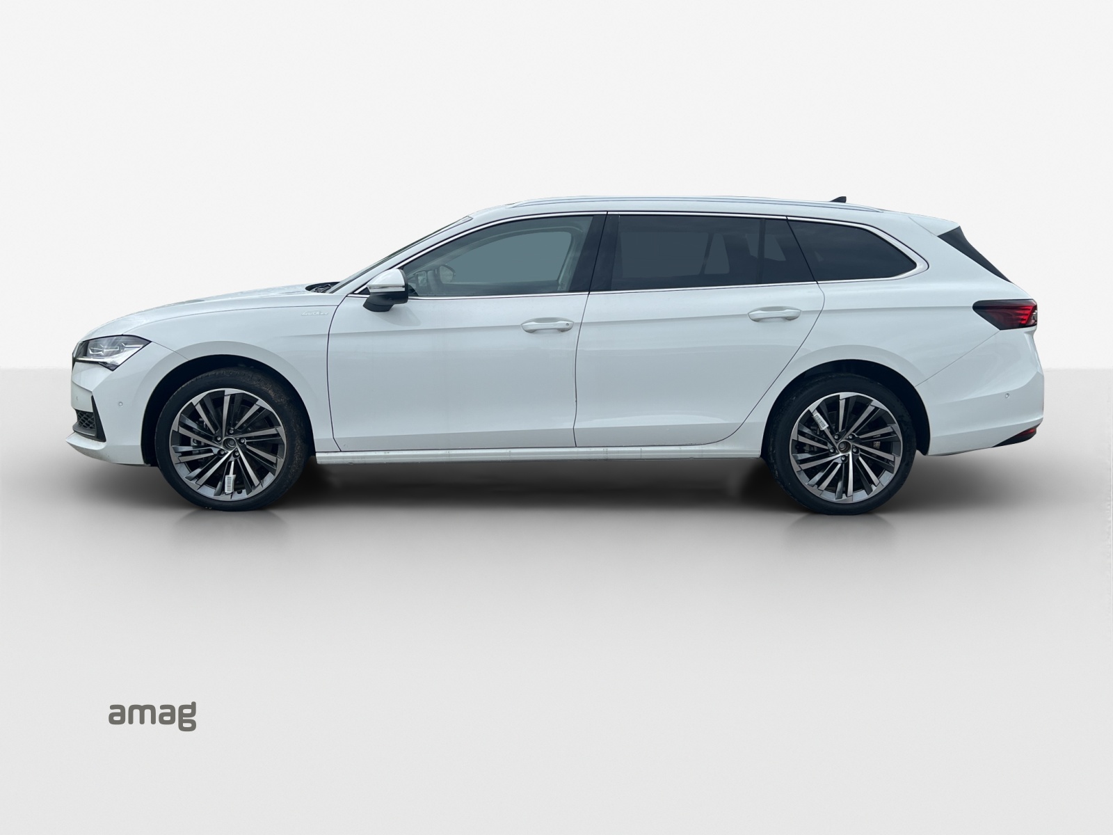 SKODA Superb Combi 2.0 TSI L&K 4x4 DSG-image-1
