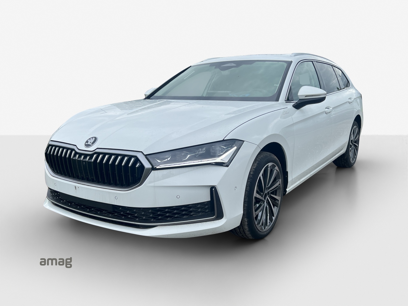 SKODA Superb Combi 2.0 TSI L&K 4x4 DSG-image-0