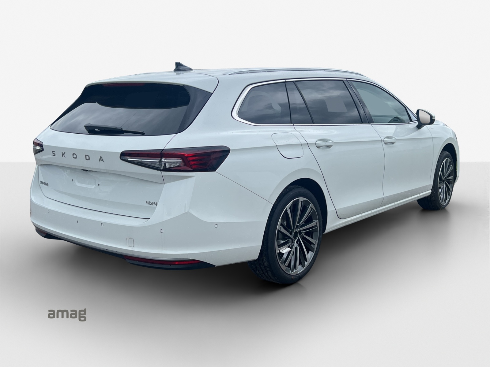 SKODA Superb Combi 2.0 TSI L&K 4x4 DSG-image-4