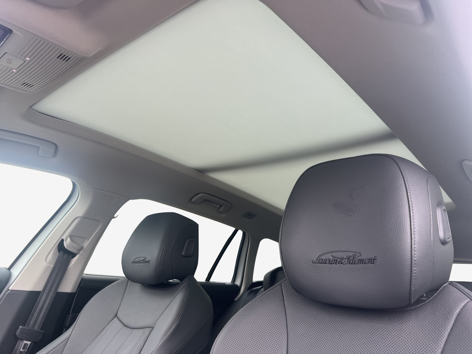 SKODA Superb Combi 2.0 TSI L&K 4x4 DSG-image-13