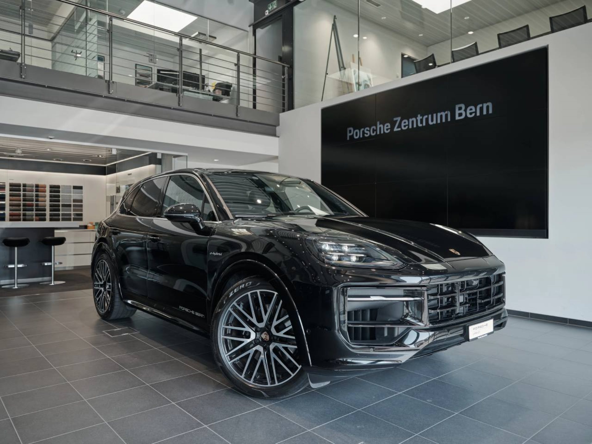 PORSCHE Cayenne E-Hybrid-image-0