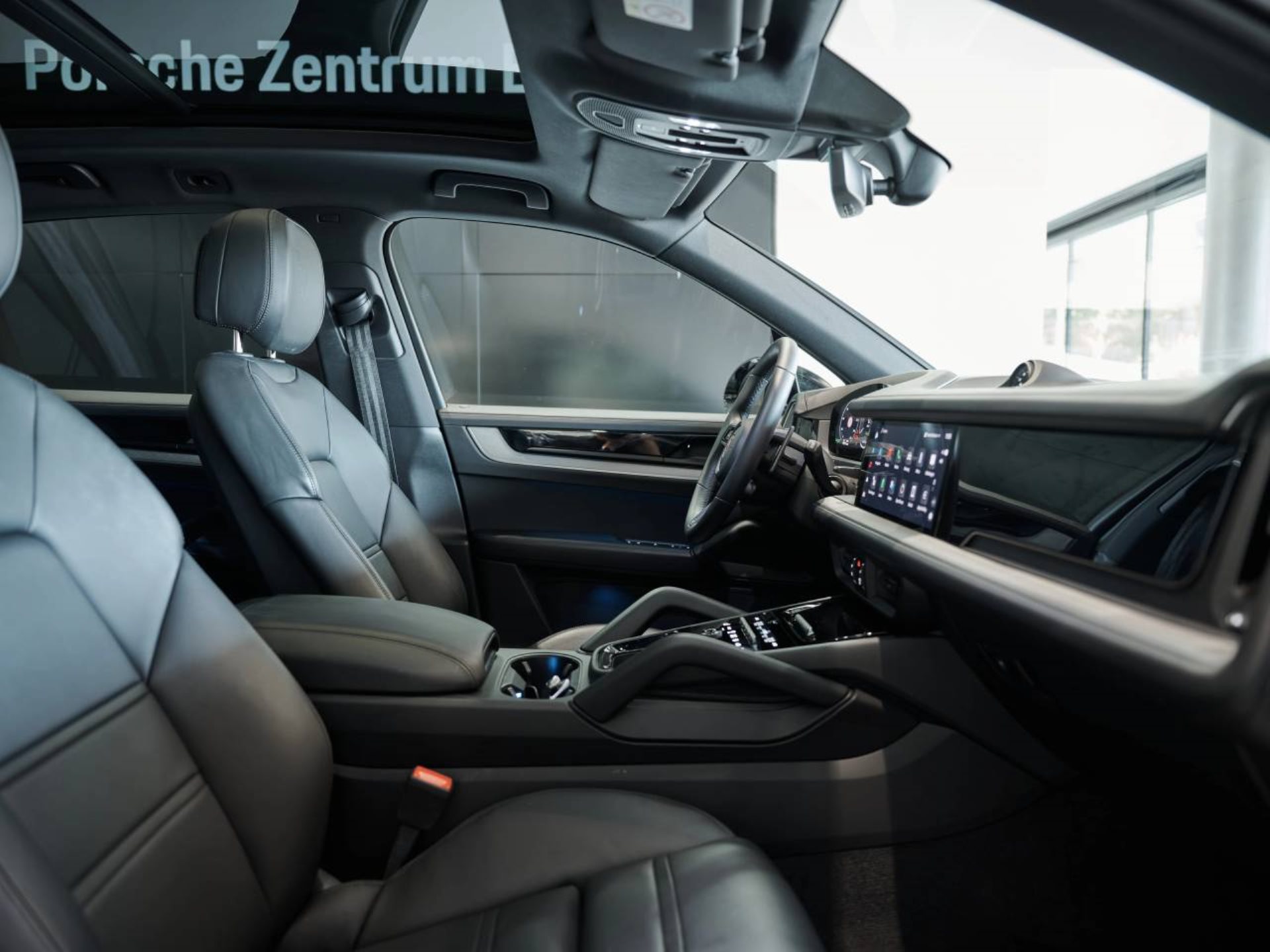 PORSCHE Cayenne E-Hybrid-image-16