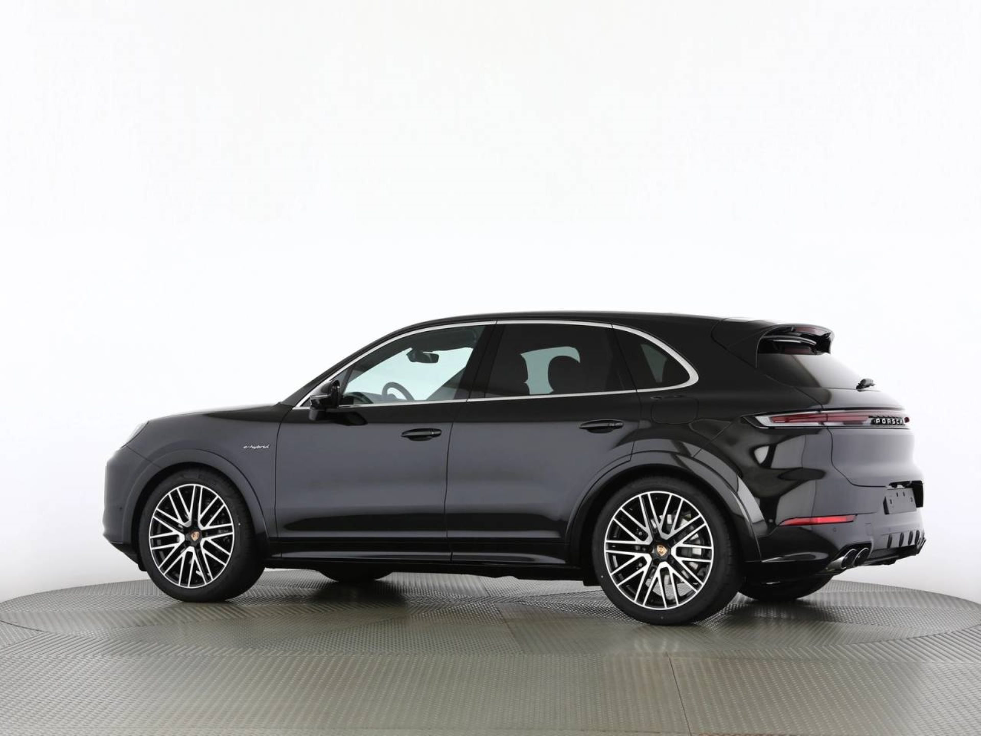 PORSCHE Cayenne E-Hybrid-image-8