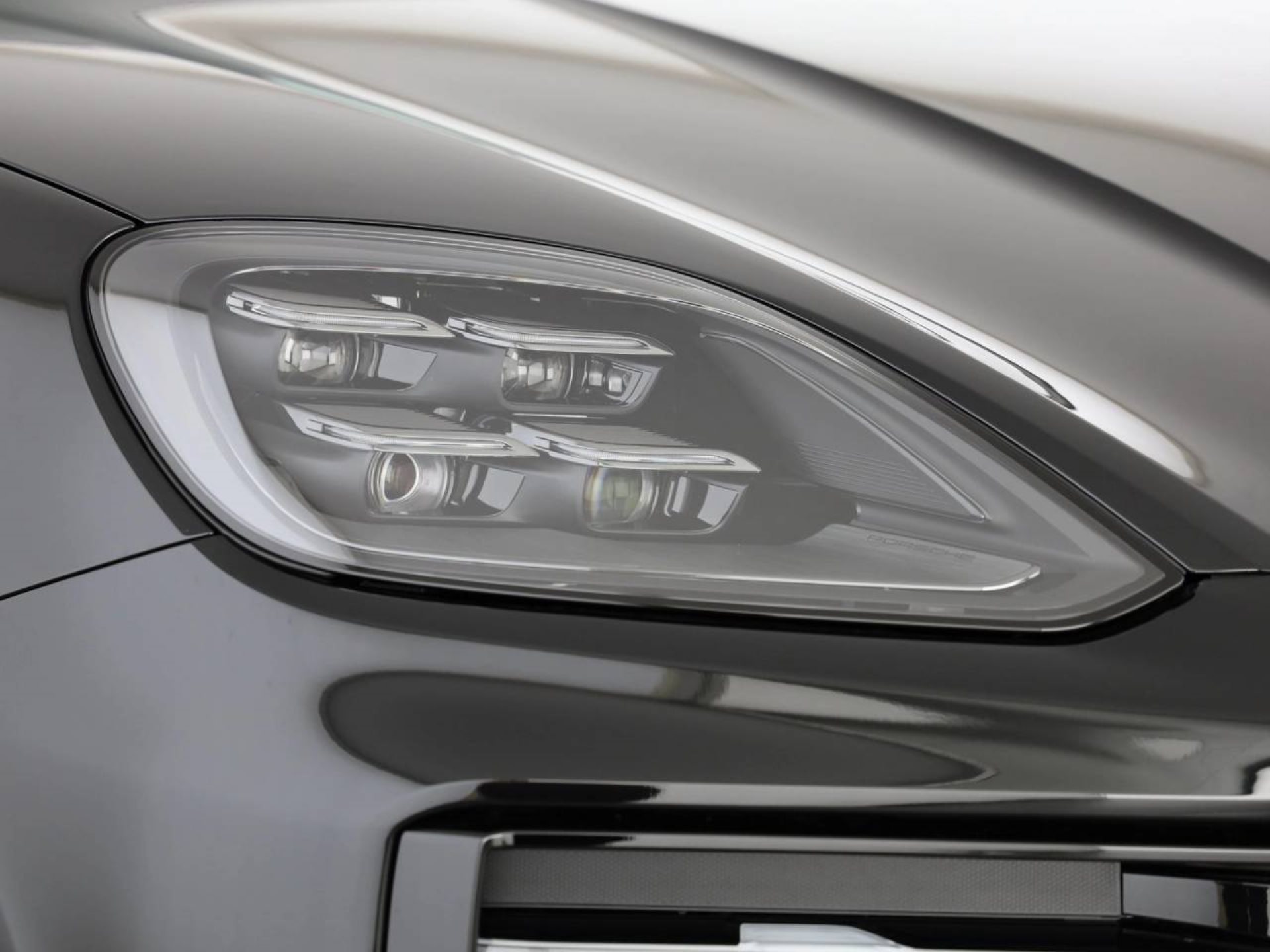 PORSCHE Cayenne E-Hybrid-image-25