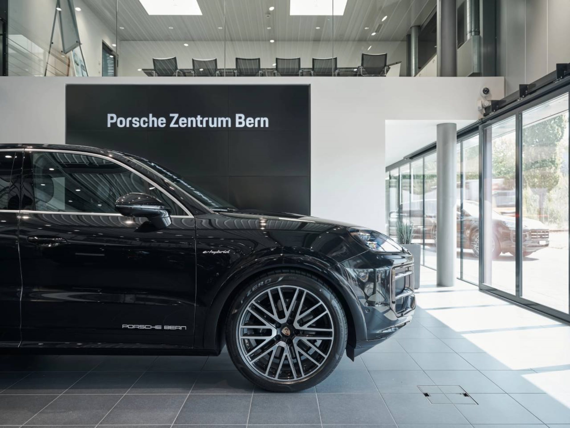 PORSCHE Cayenne E-Hybrid-image-11