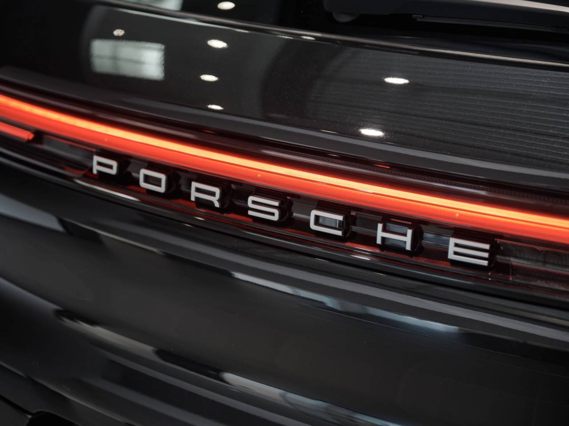 PORSCHE Cayenne E-Hybrid-image-23