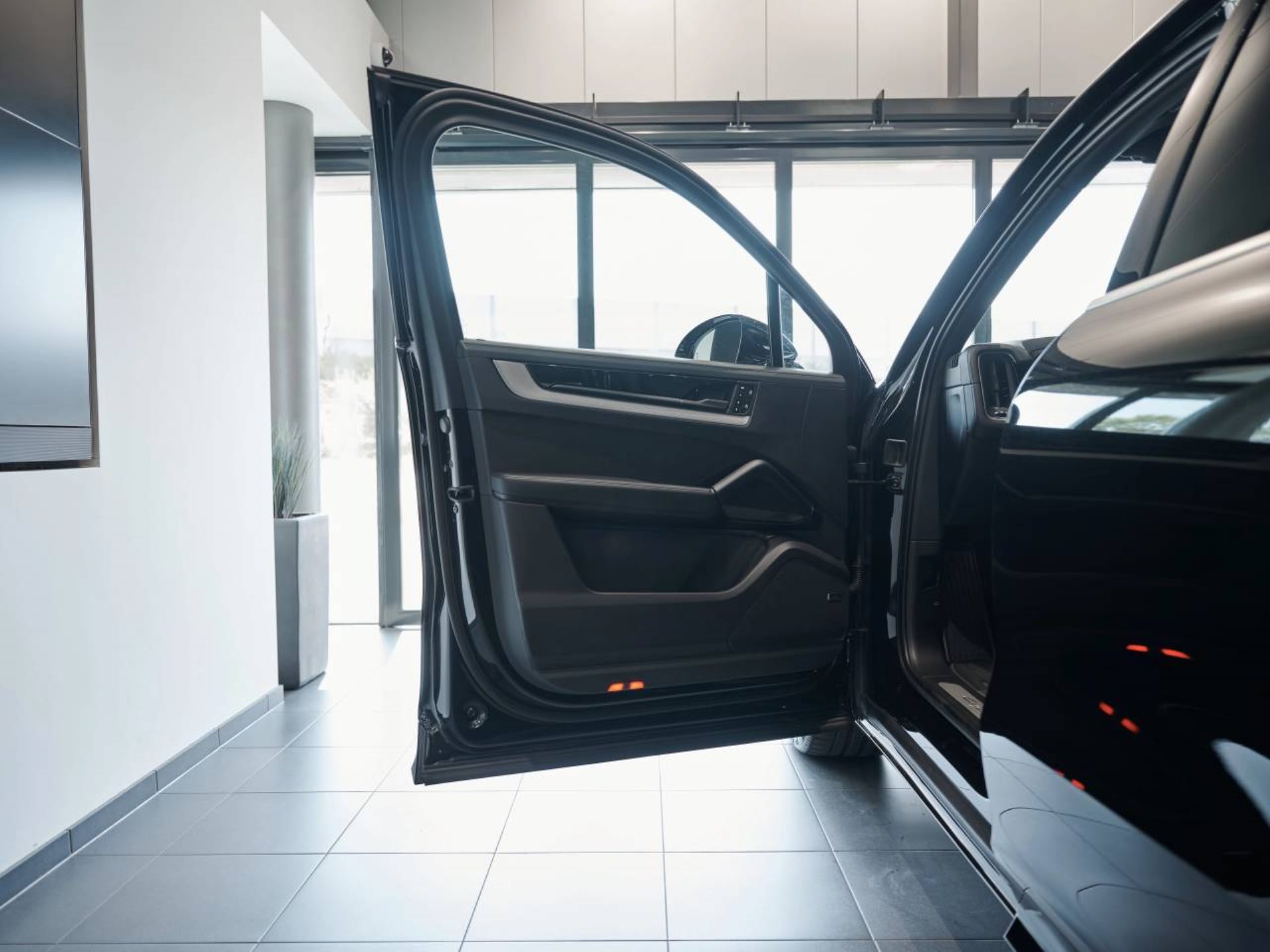 PORSCHE Cayenne E-Hybrid-image-17