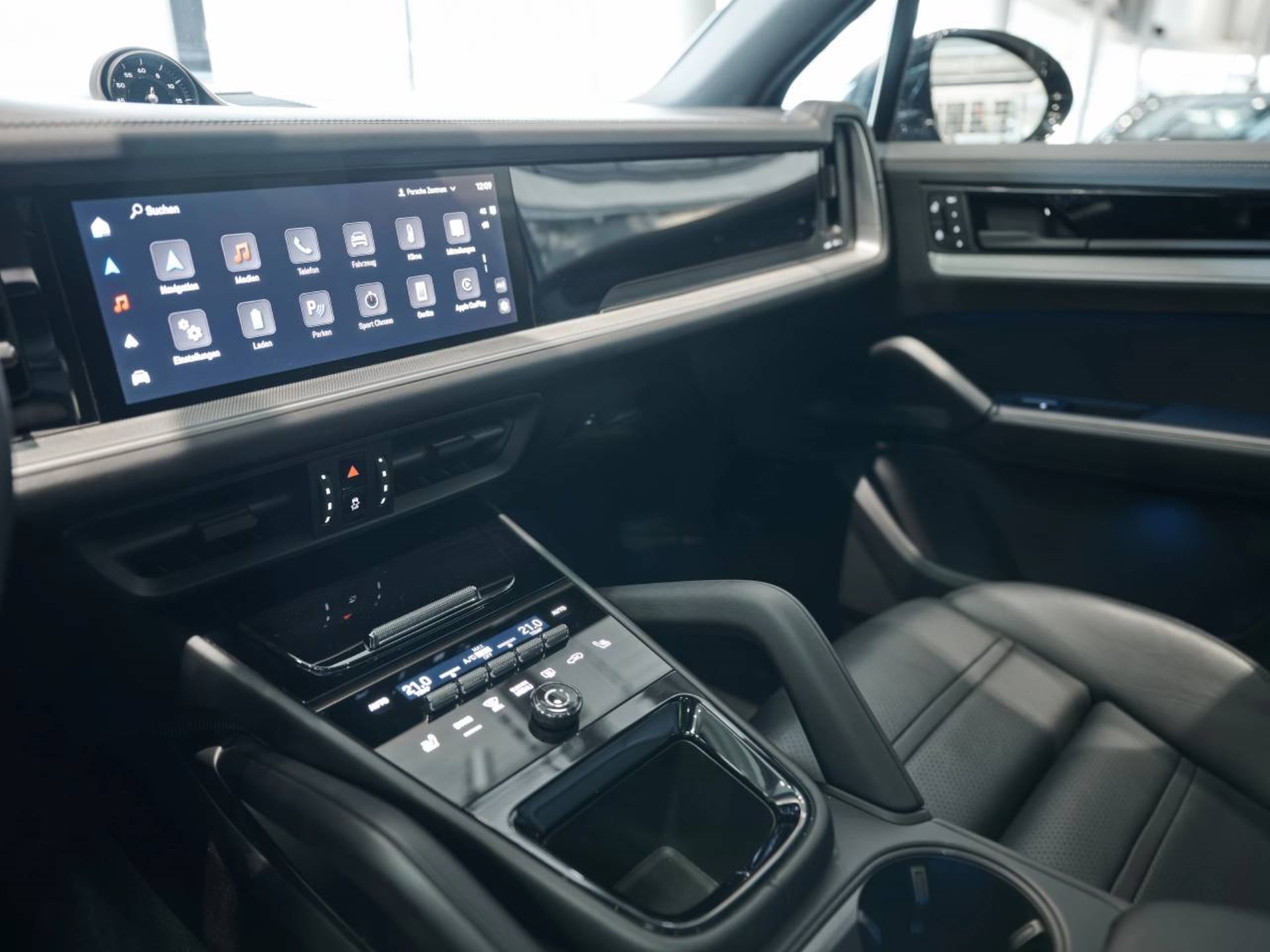 PORSCHE Cayenne E-Hybrid-image-15