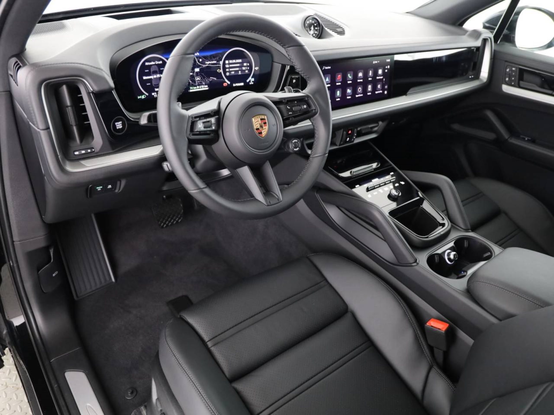 PORSCHE Cayenne E-Hybrid-showroom-element-3
