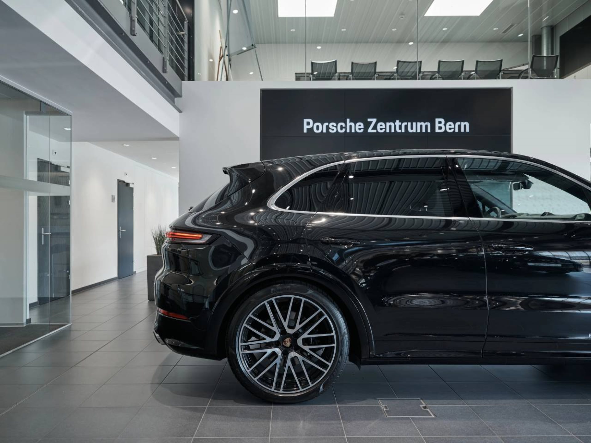 PORSCHE Cayenne E-Hybrid-image-10