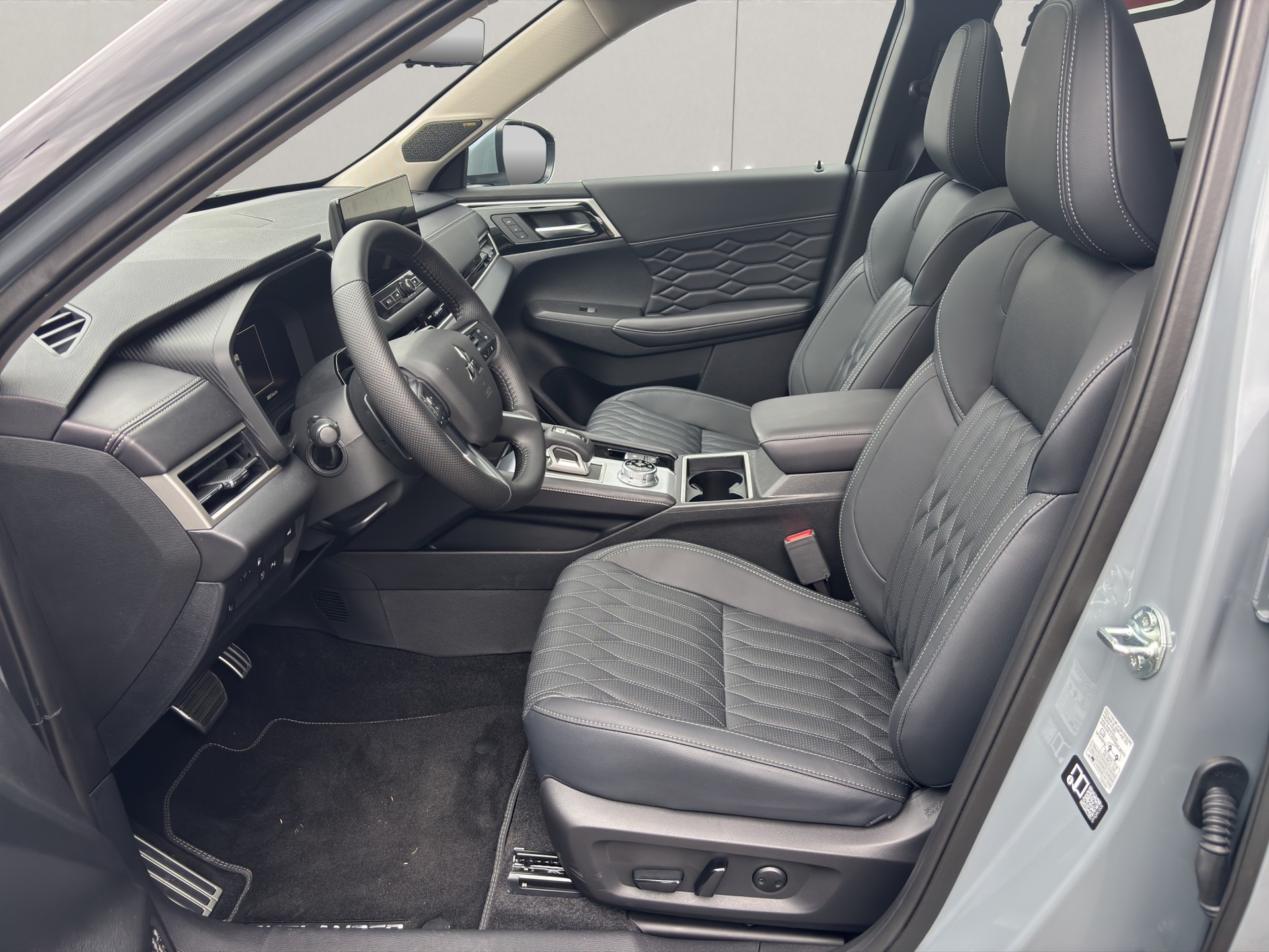 MITSUBISHI Outlander 2.4 PHEV Instyle 4x4-image-6