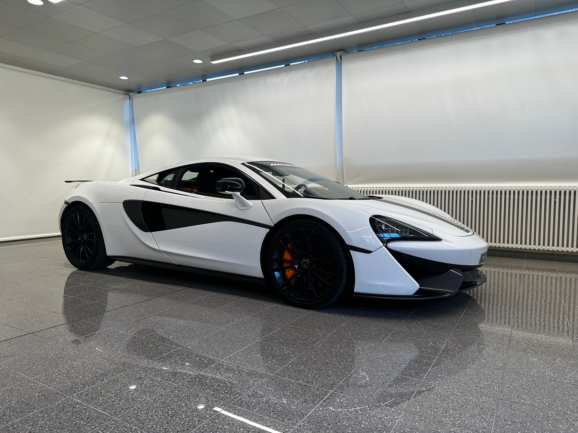 McLAREN 570S Coupé 3.8 V8-image-3