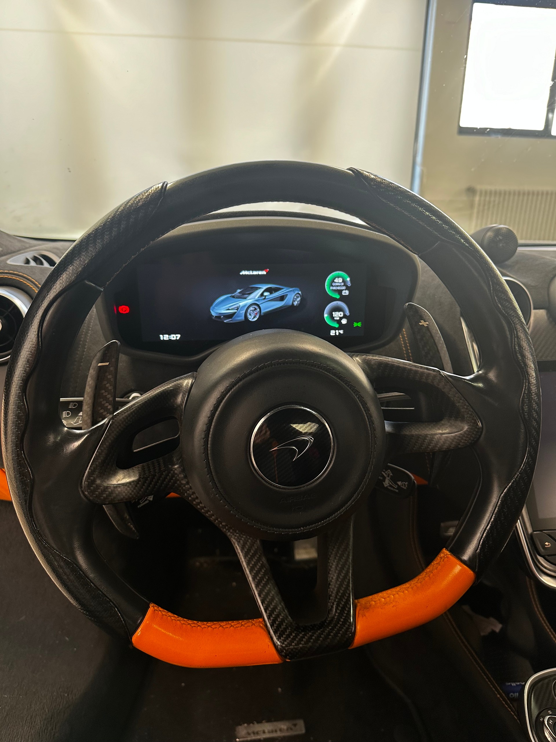 McLAREN 570S Coupé 3.8 V8-image-9