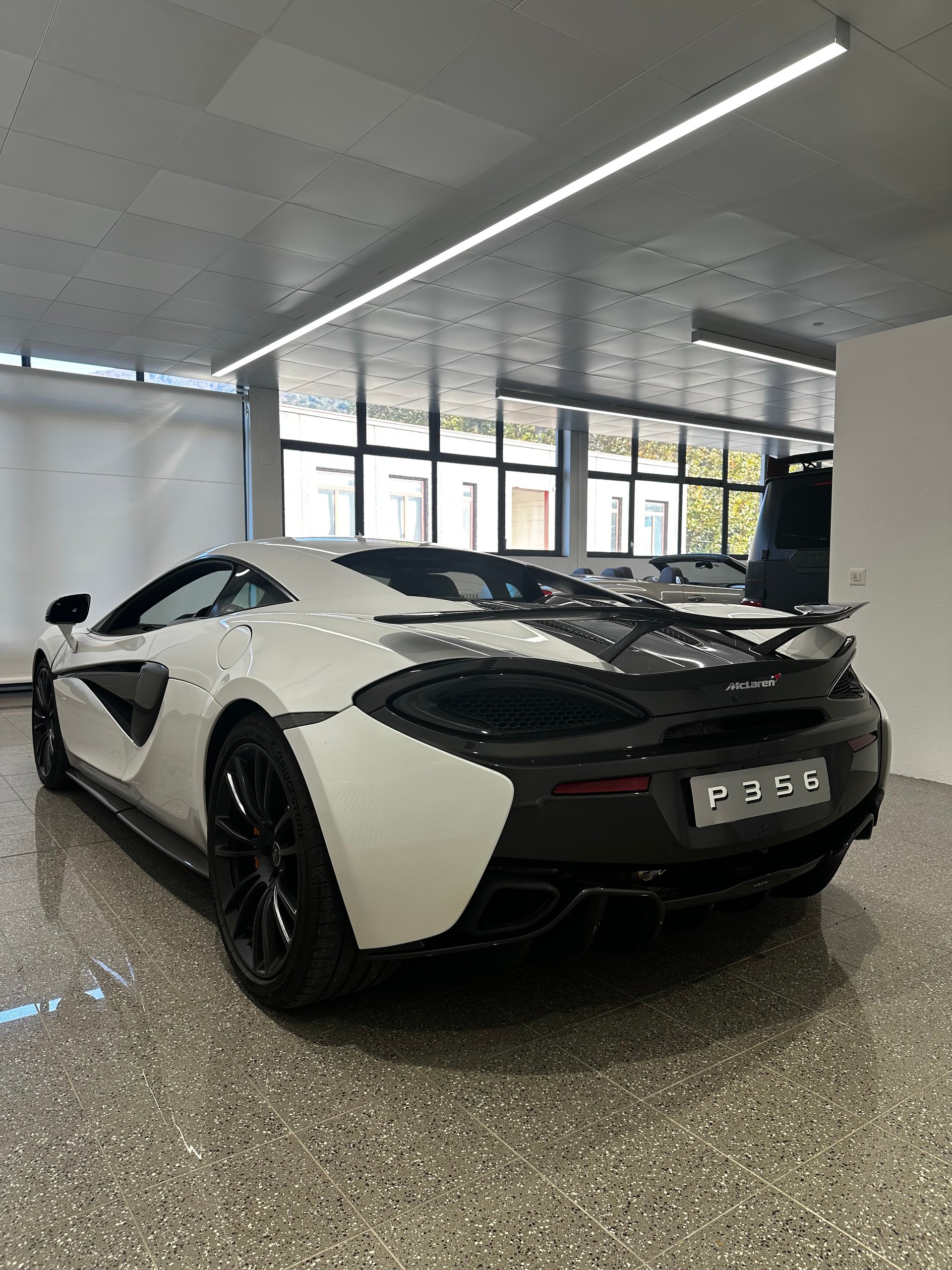 McLAREN 570S Coupé 3.8 V8-image-6