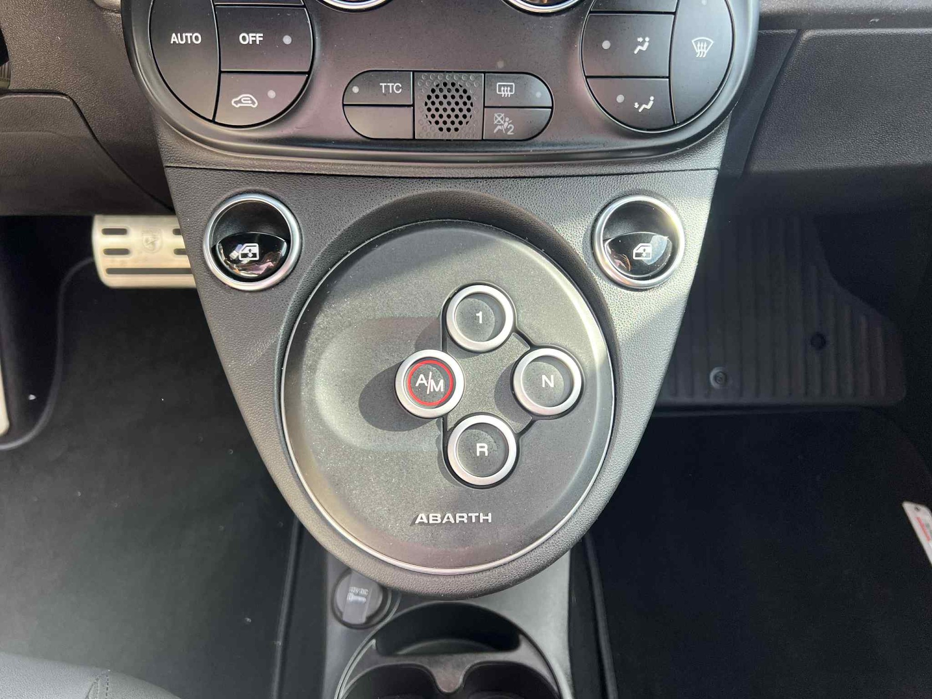 FIAT 695 1.4 16V Turbo Abarth Competizione-image-11