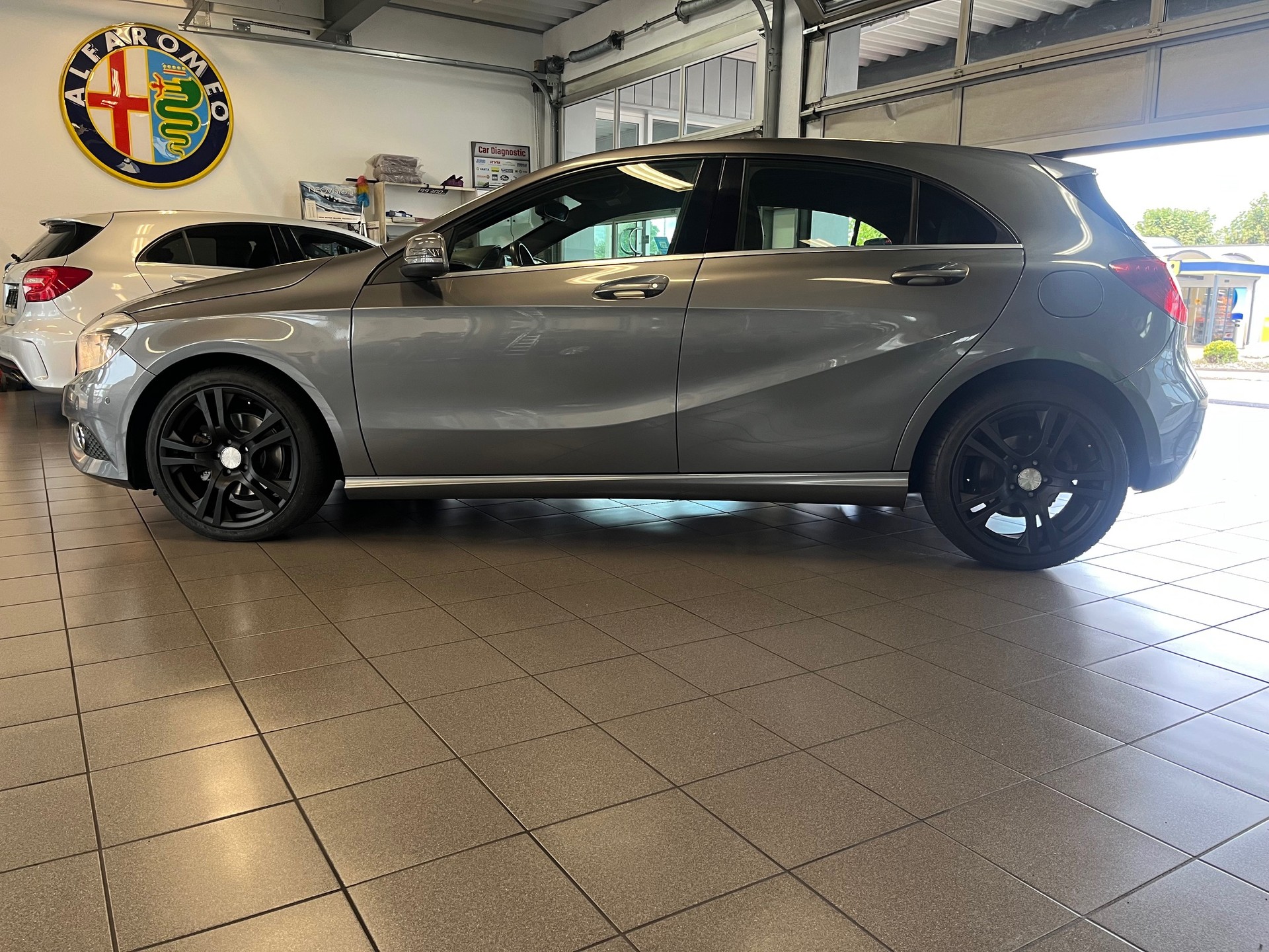 MERCEDES-BENZ A 180 Style-image-8