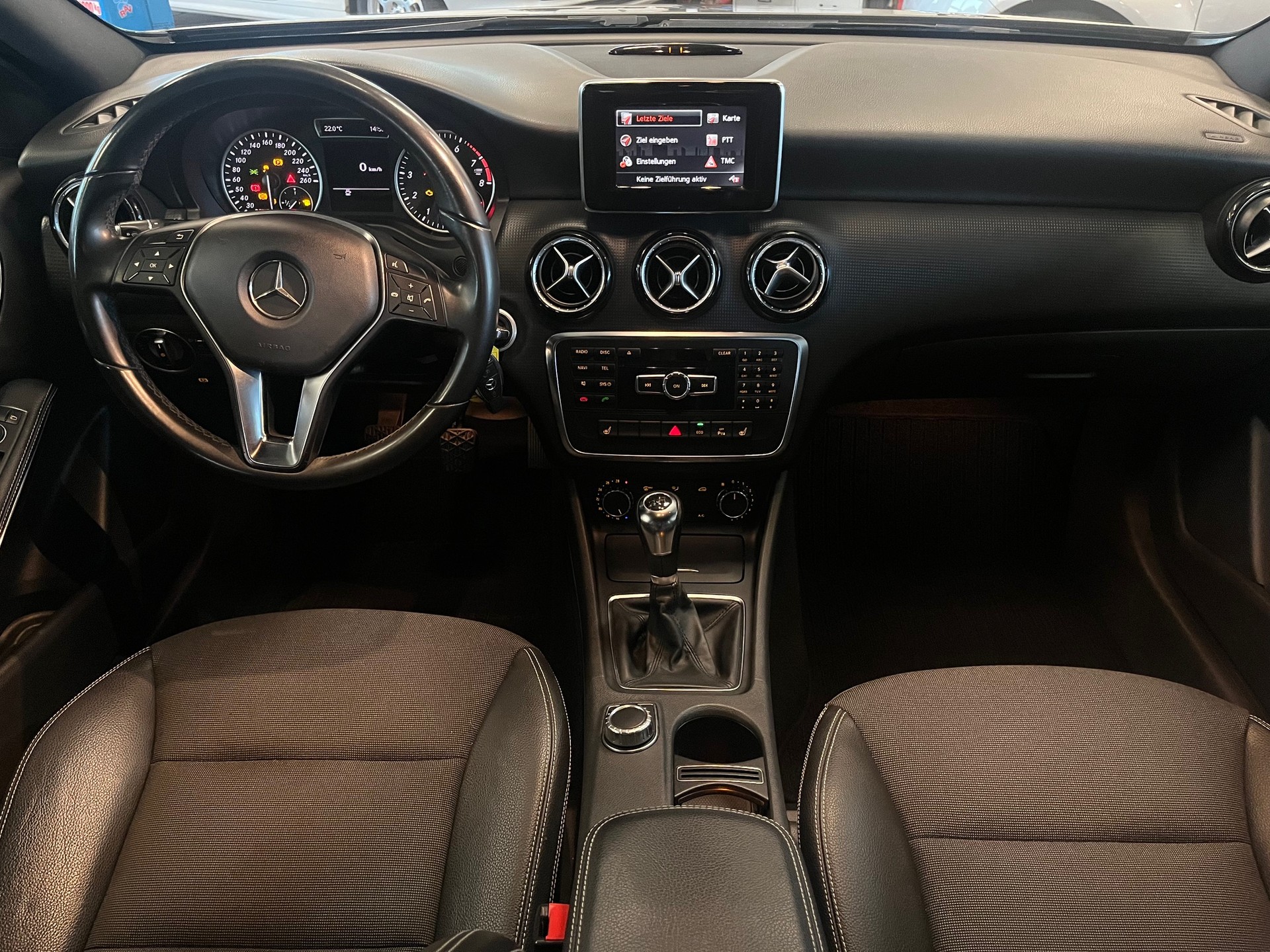 MERCEDES-BENZ A 180 Style-image-13