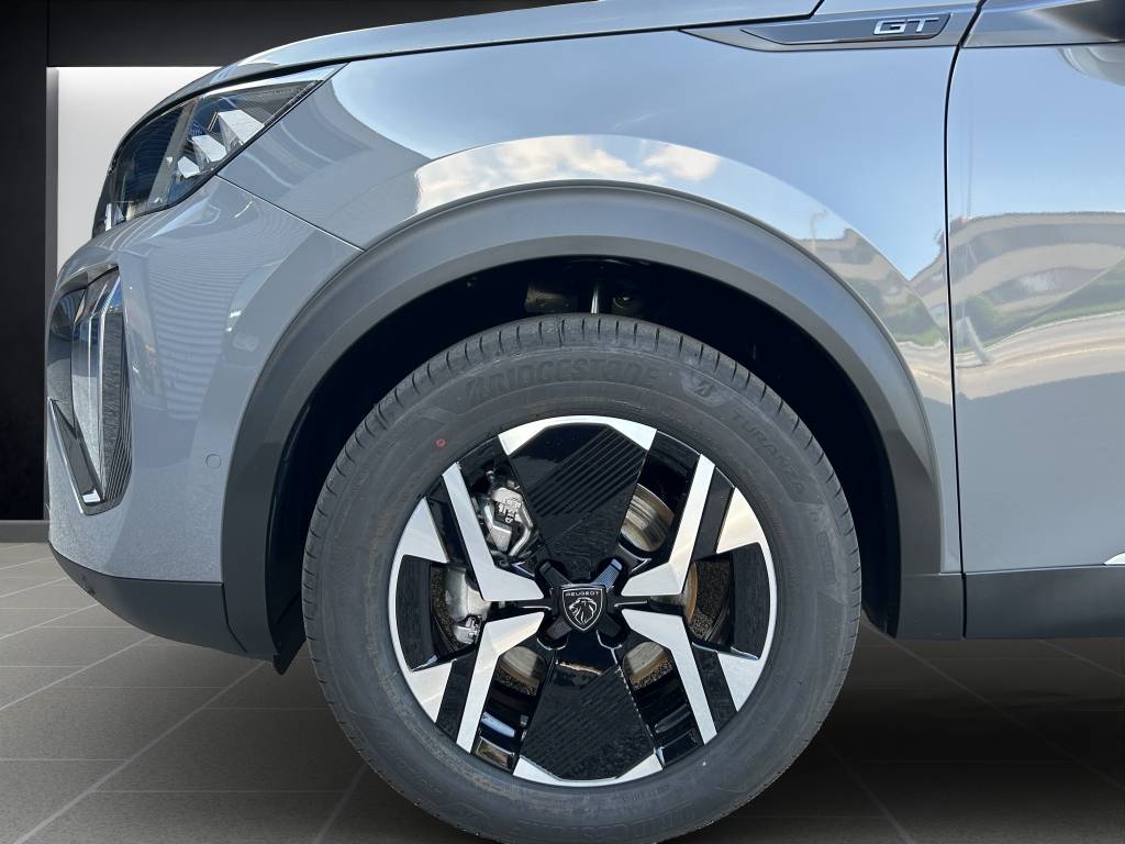 PEUGEOT 2008 1.2 145 MHEV GT-image-15